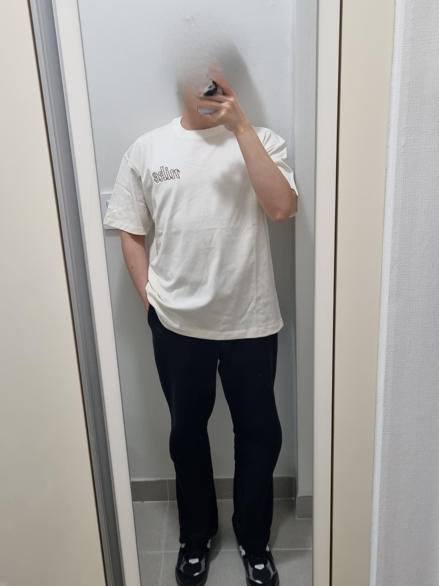(W) Nike NSW Bear T-Shirt Pale Ivory - Asia 착용 스타일 - 1