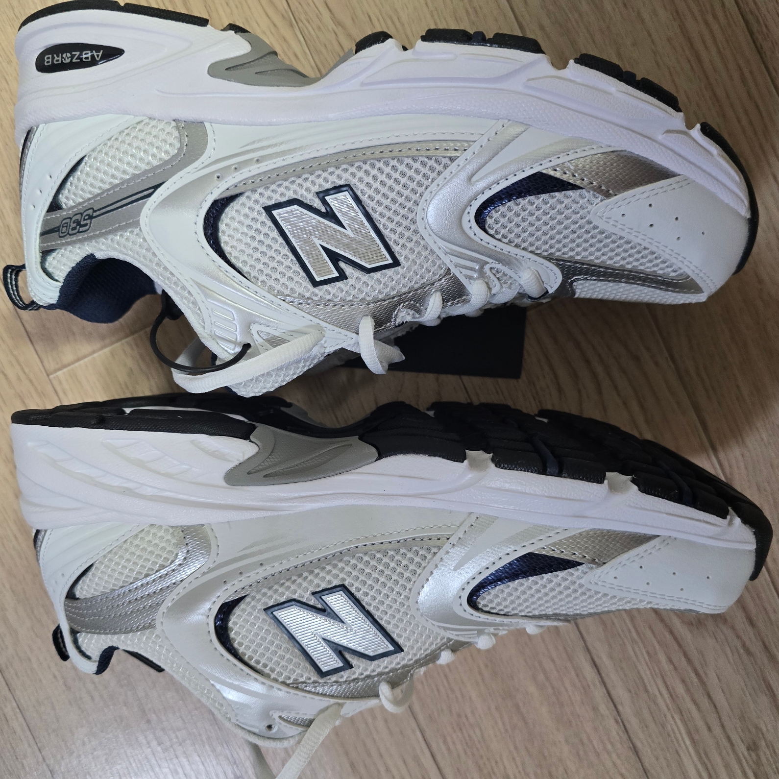 New Balance 530 White 착용 스타일 - 2