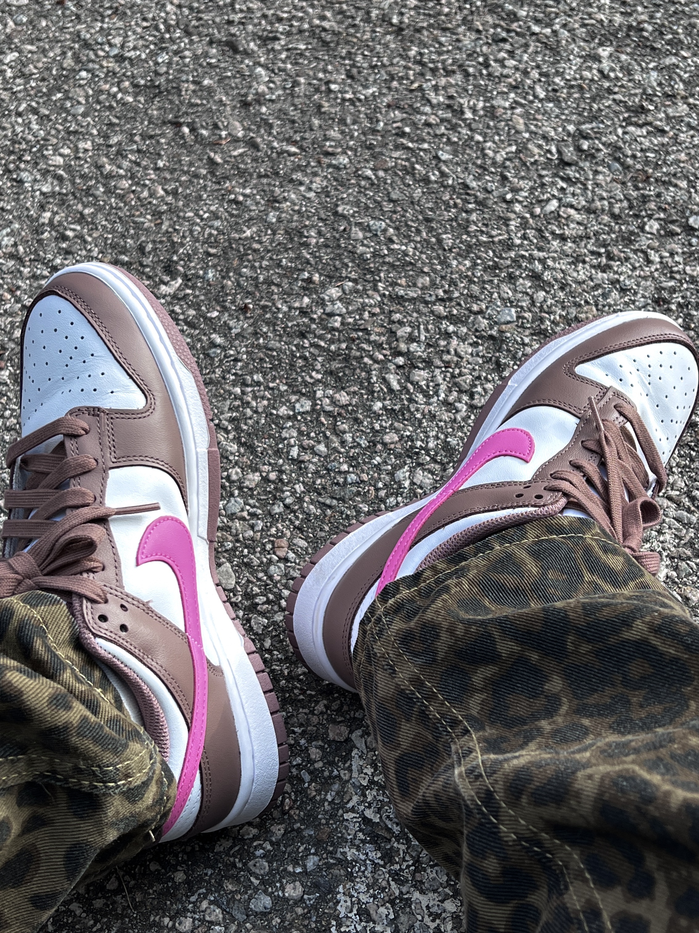 (W) Nike Dunk Low Smokey Mauve Playful Pink 착용 스타일 - 2