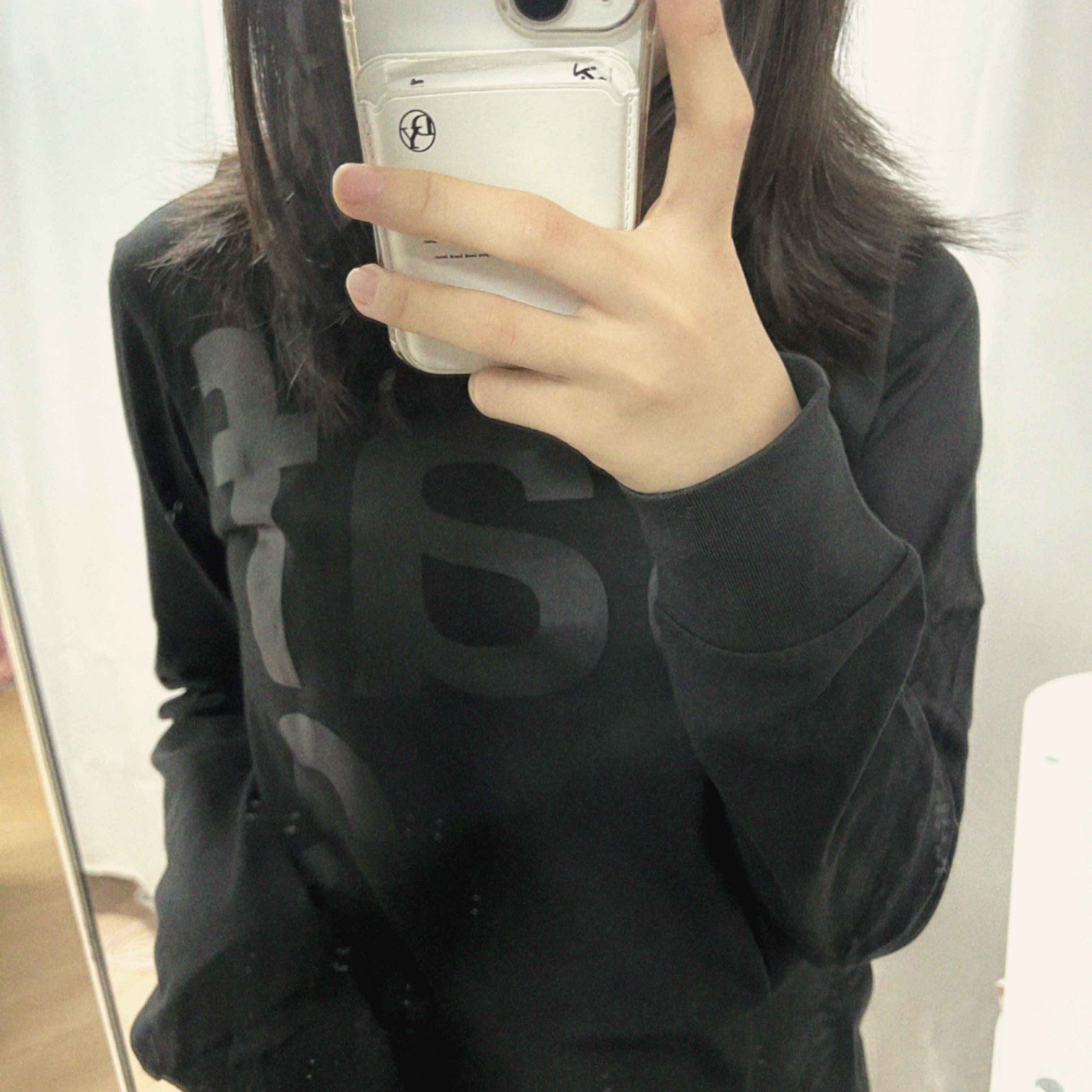 [KREAM 단독] Safarispot Women 1/2 Basic Safari LS T-Shirt Black 착용 스타일