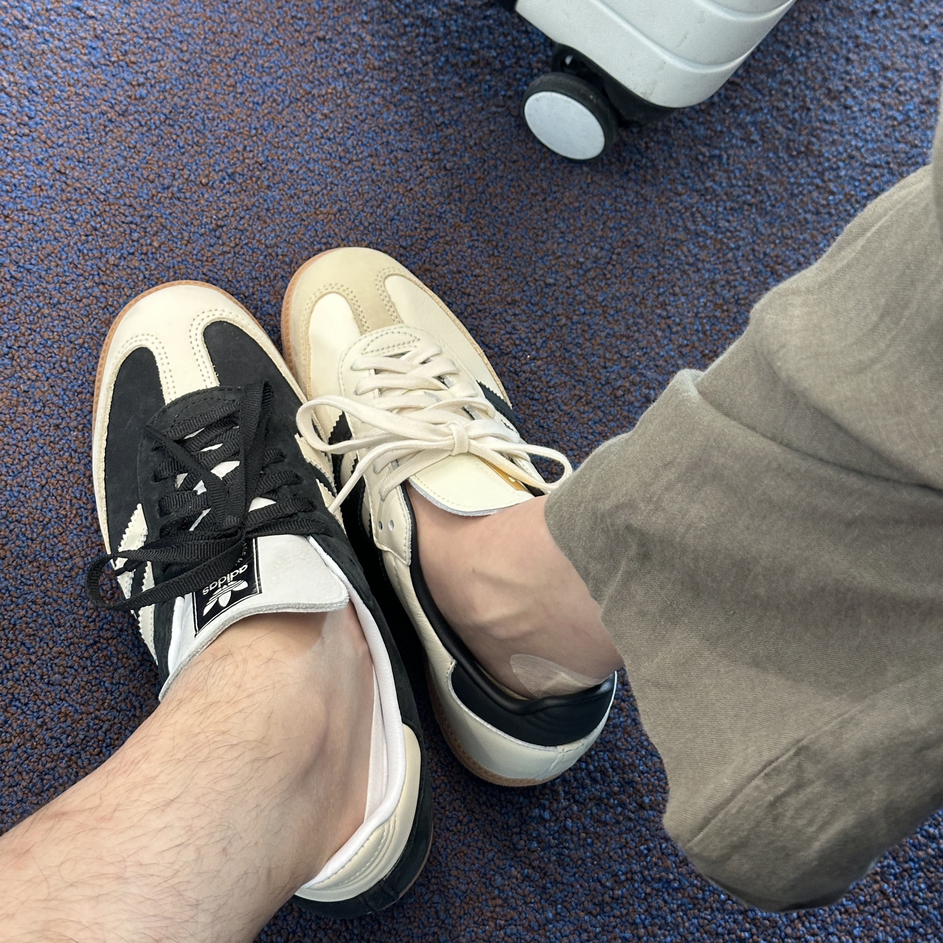 (W) Adidas Samba OG Core Black Wonder White, (W) Adidas Samba OG Cream White Core Black 착용 스타일