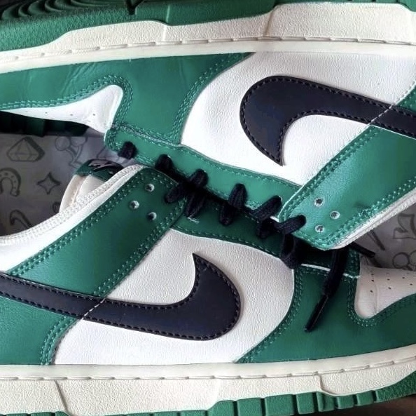 Nike Dunk Low Retro SE Jackpot Malachite 착용 스타일
