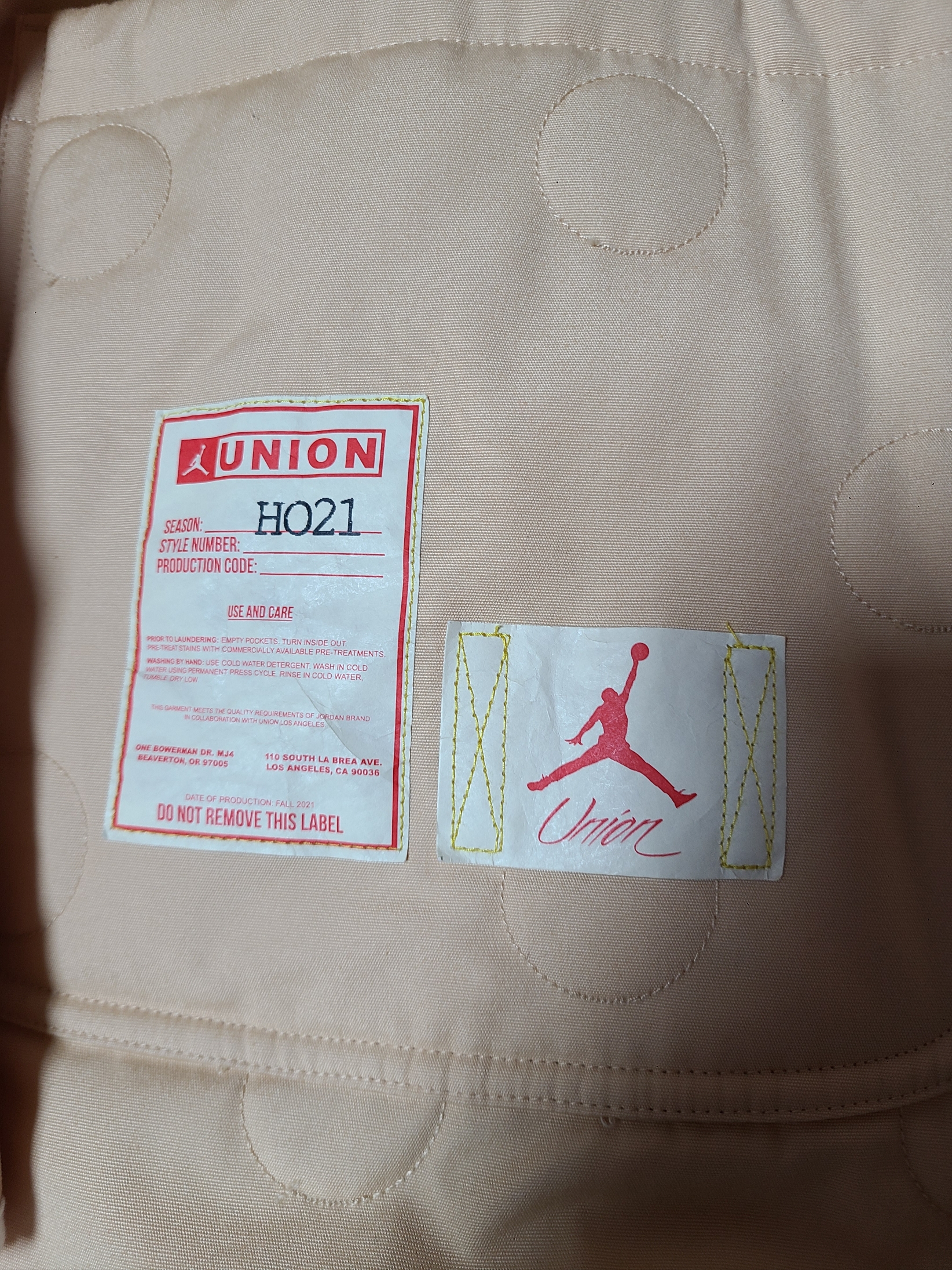Jordan x Union Reversible Jacket Sport Gold - US/EU 착용 스타일 - 2