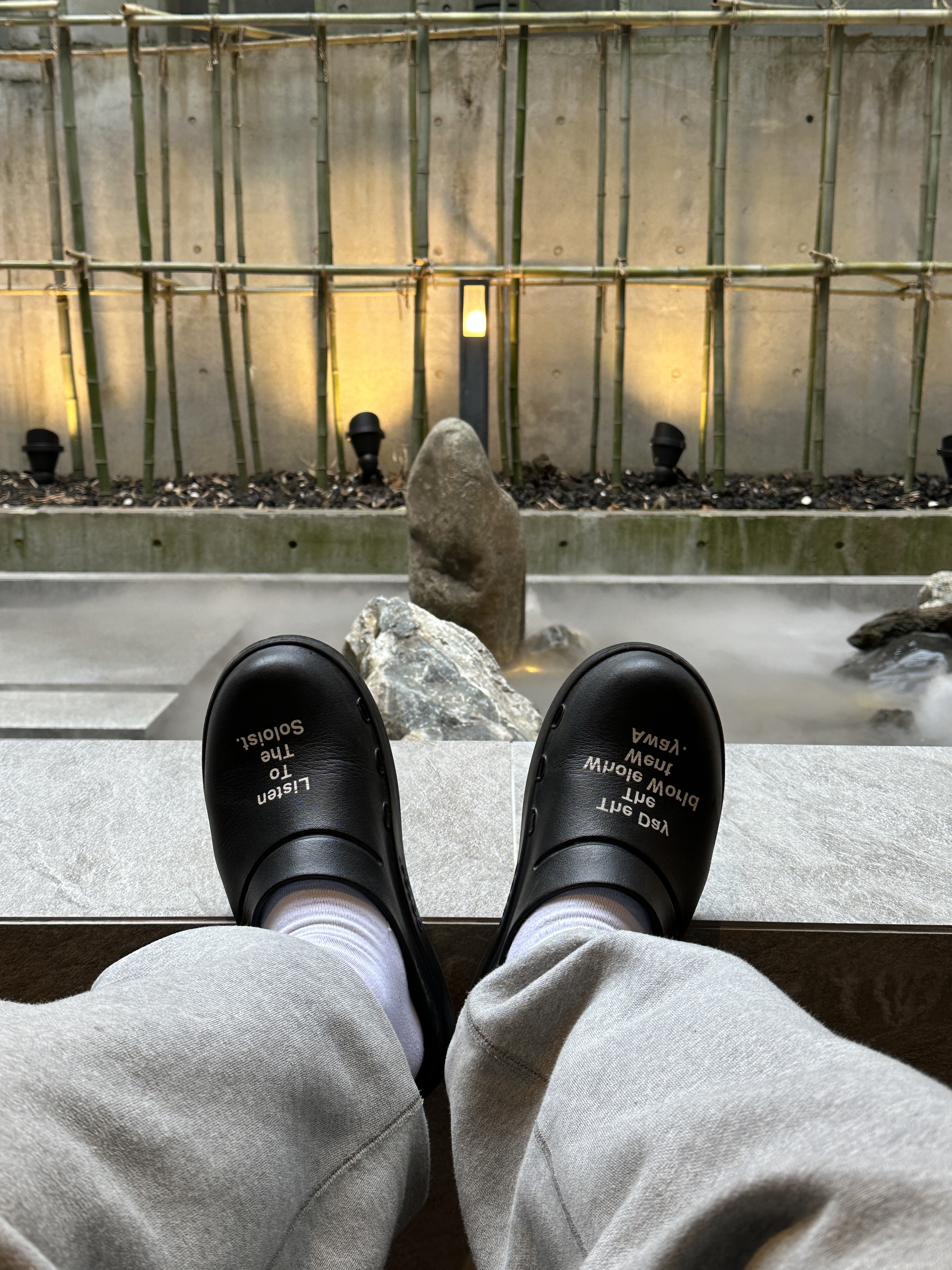 Oofos x Takahiromiyashita The Soloist The Day The Whole World Went Away Clog Black, Oofos x Takahiromiyashita The Soloist The Soloist's Way Of Life Clog Black White 착용 스타일