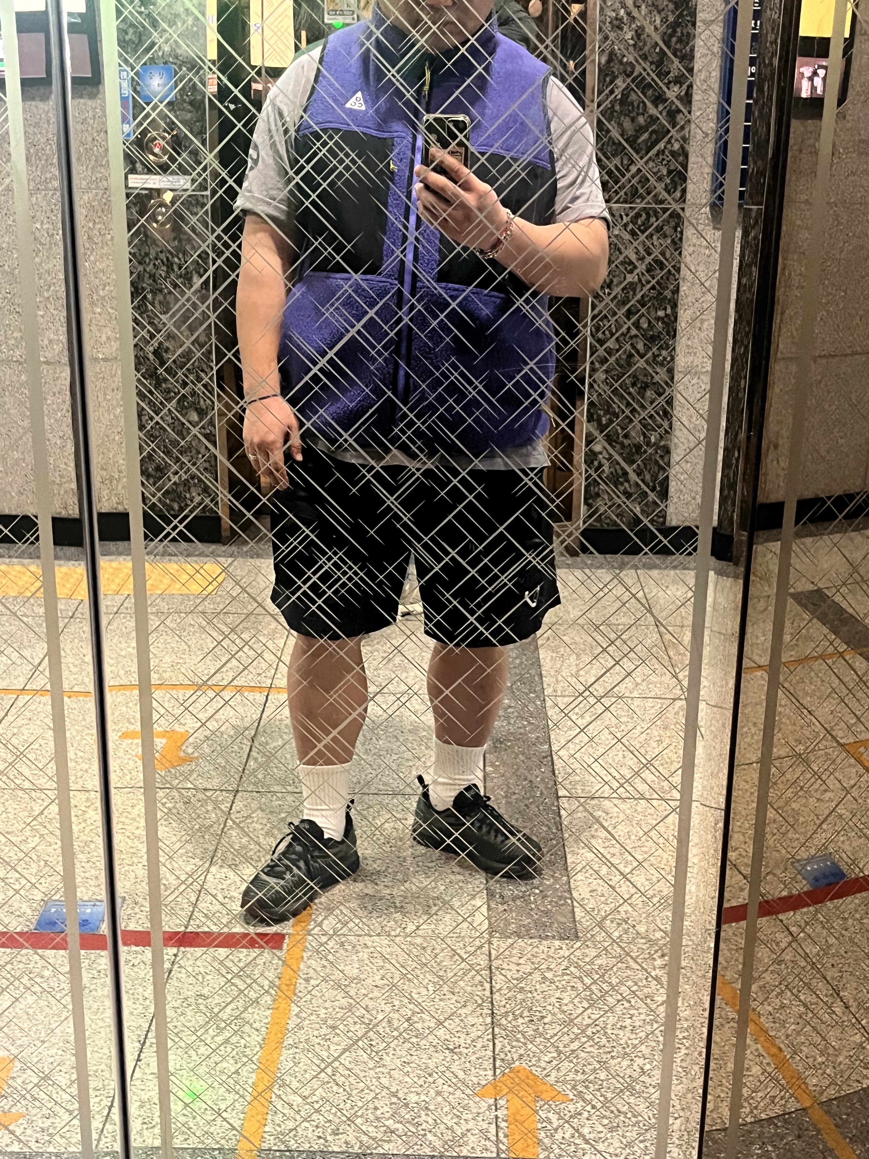 Nike ACG Polartec Wolf Tree Pullover Hoodie Deep Jungle Purple Ink - Asia, Nike ACG Snowgrass Cargo Shorts Black - US/EU 착용 스타일