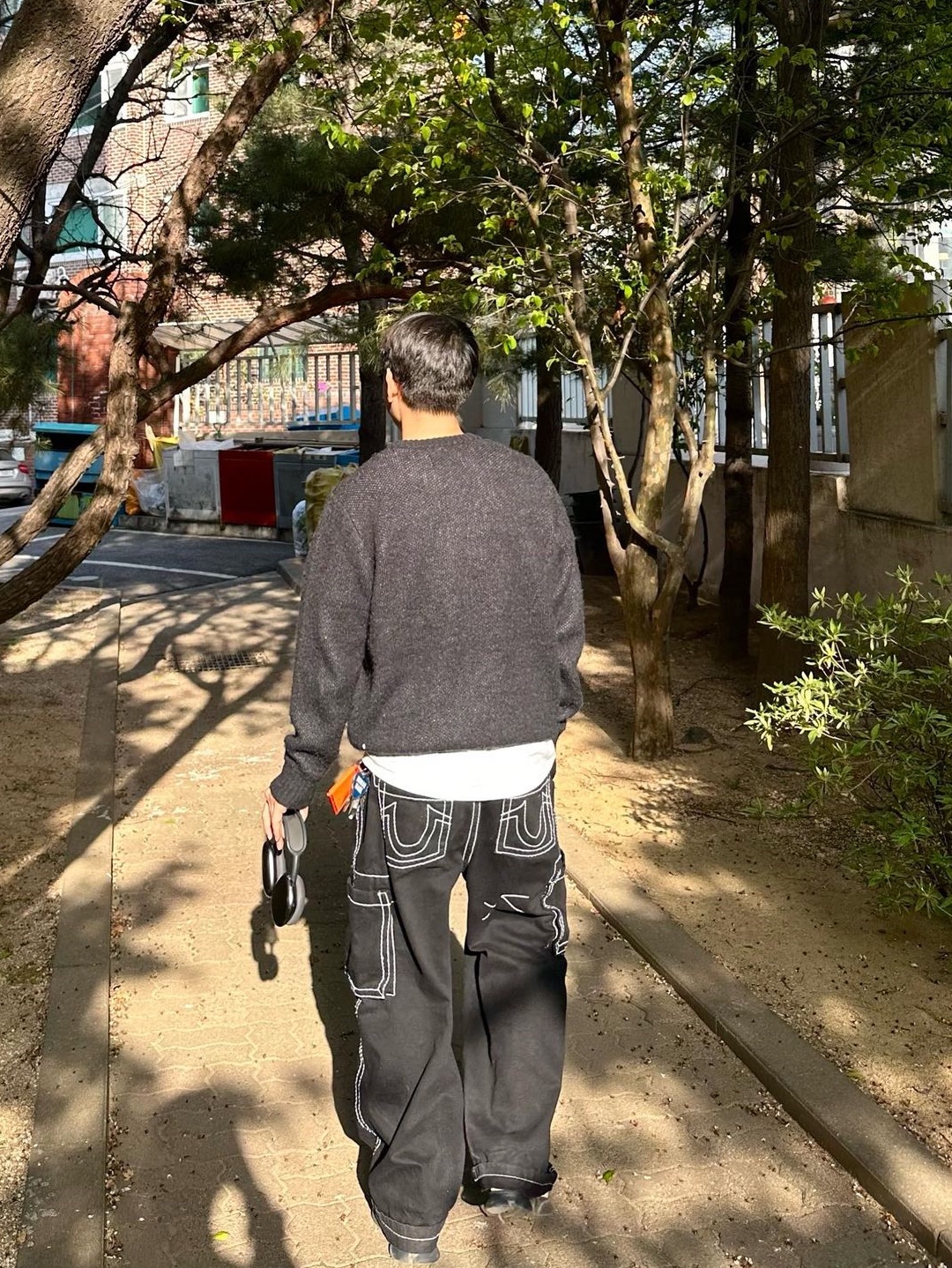 True Religion Classic Cargo Pants Mk-2 Black, True Religion Classic Cargo Pants Mk-1 Black 착용 스타일 - 1