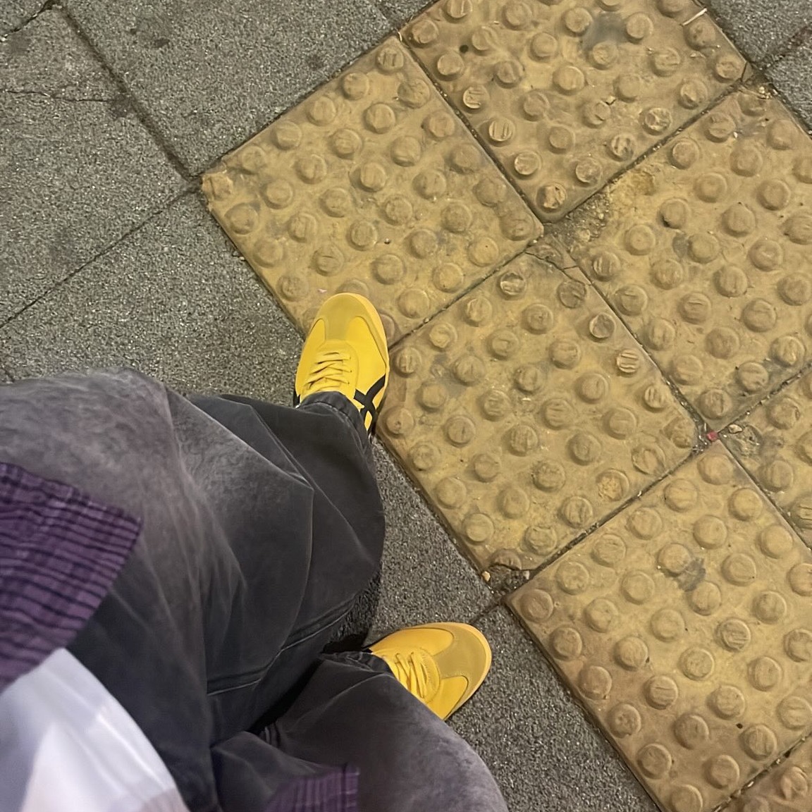 Onitsuka Tiger Mexico 66 Yellow Black 착용 스타일