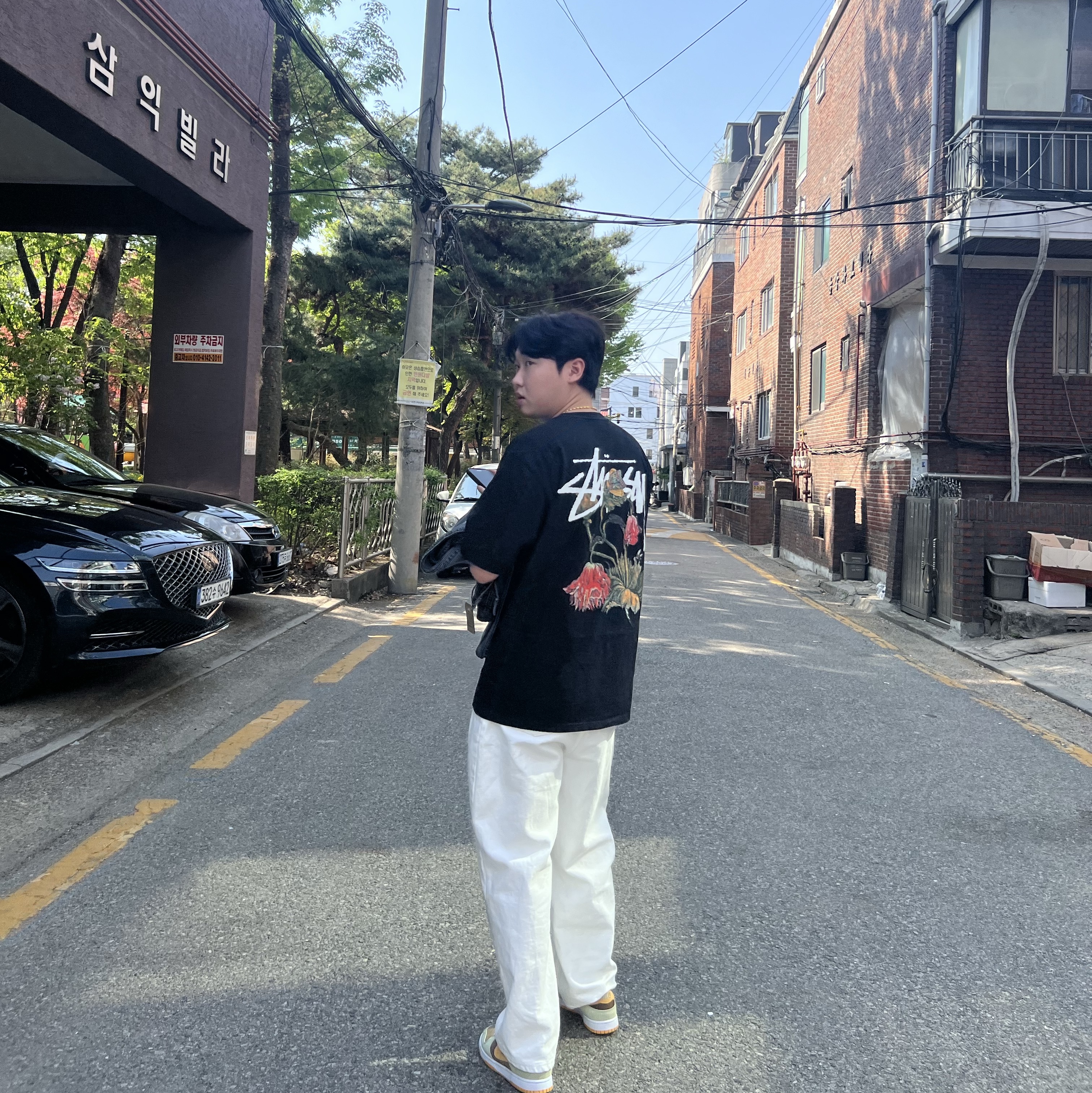 Stussy Withered Flower T-Shirt Black, Nike Dunk Low SE Dusty Olive 착용 스타일 - 4