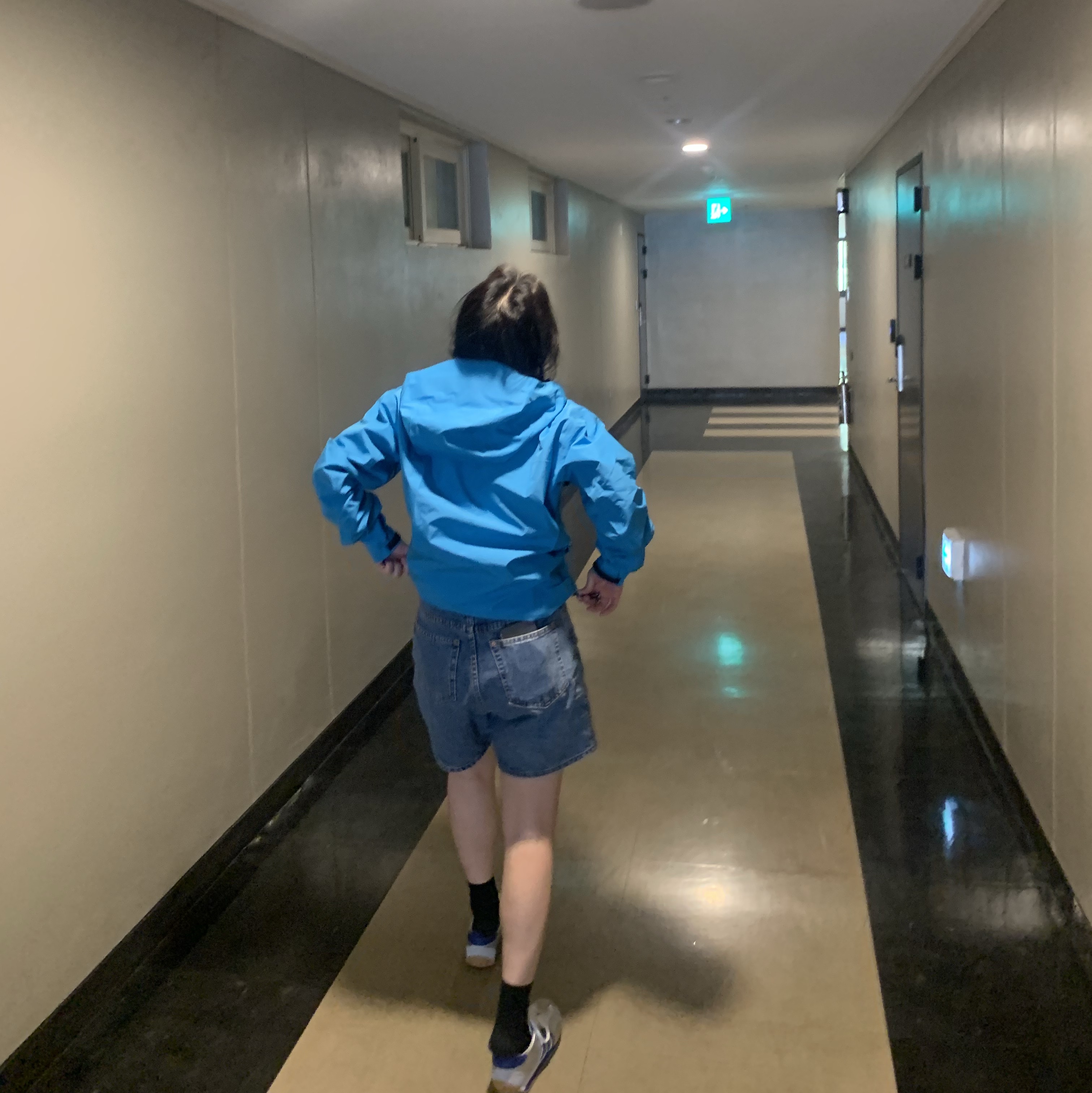 Arc'teryx Beta LT Jacket Blue Tetra, Adidas Country OG Matte Silver Bright Blue 착용 스타일 - 2