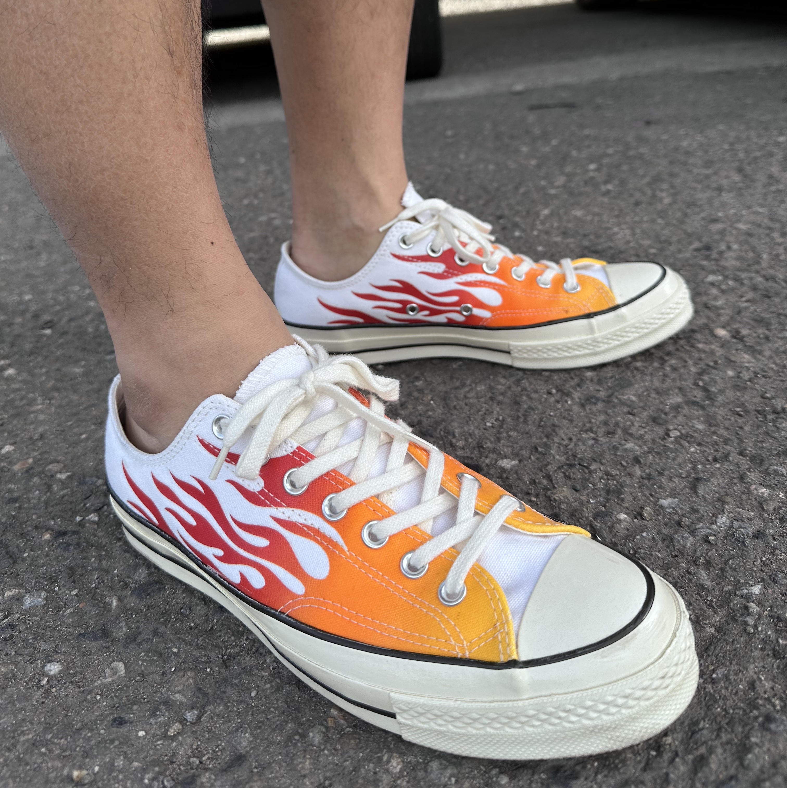 Converse Chuck 70 Ox Archive Print Flames White 착용 스타일 - 3