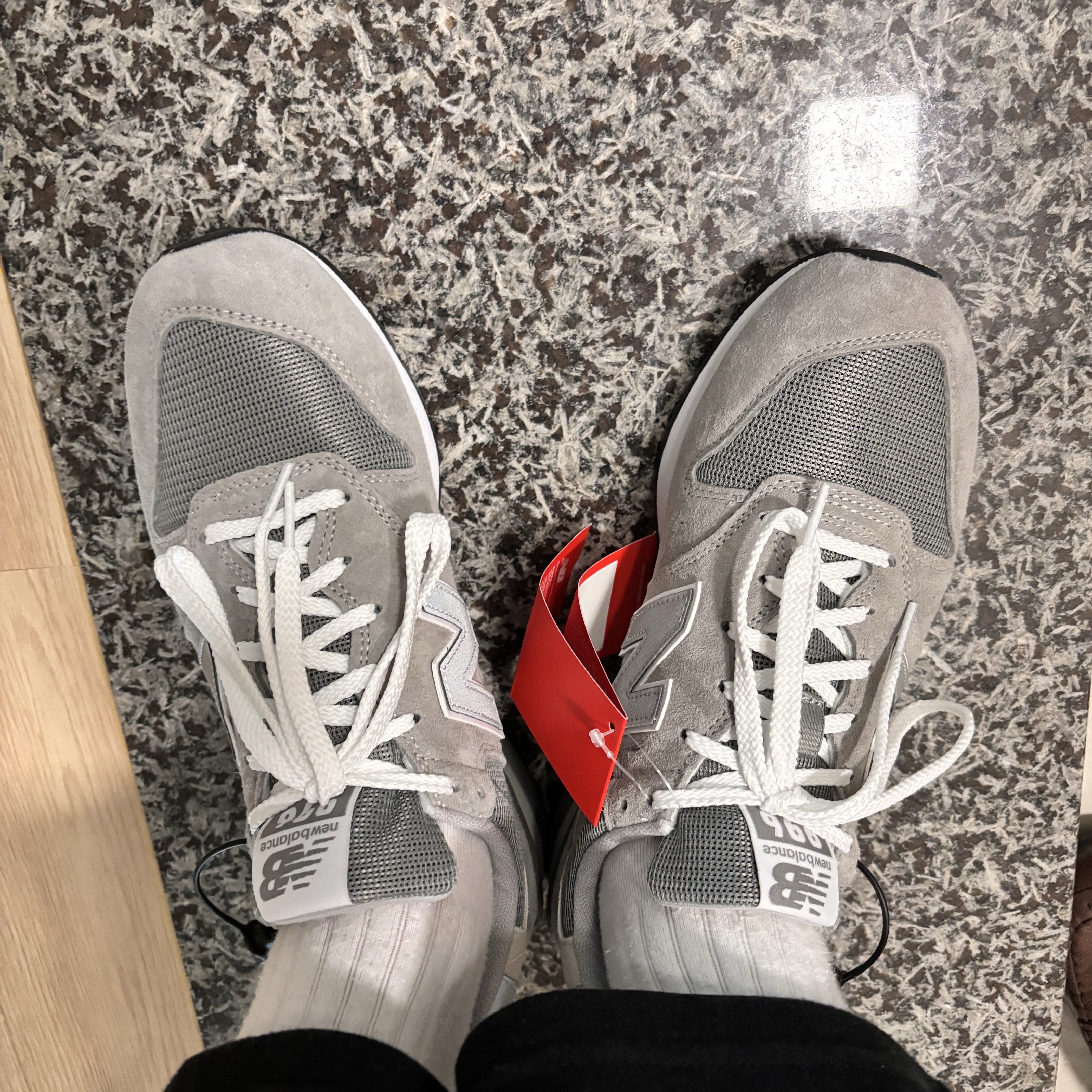 New Balance 996 Grey 착용 스타일 - 2