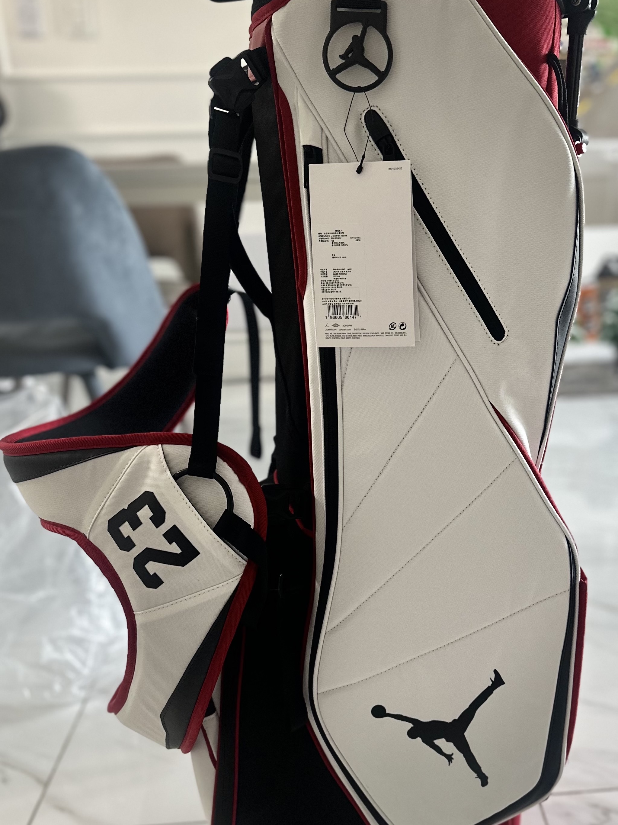Jordan Fade Away Golf Bag White Varsity Red 착용 스타일 - 1