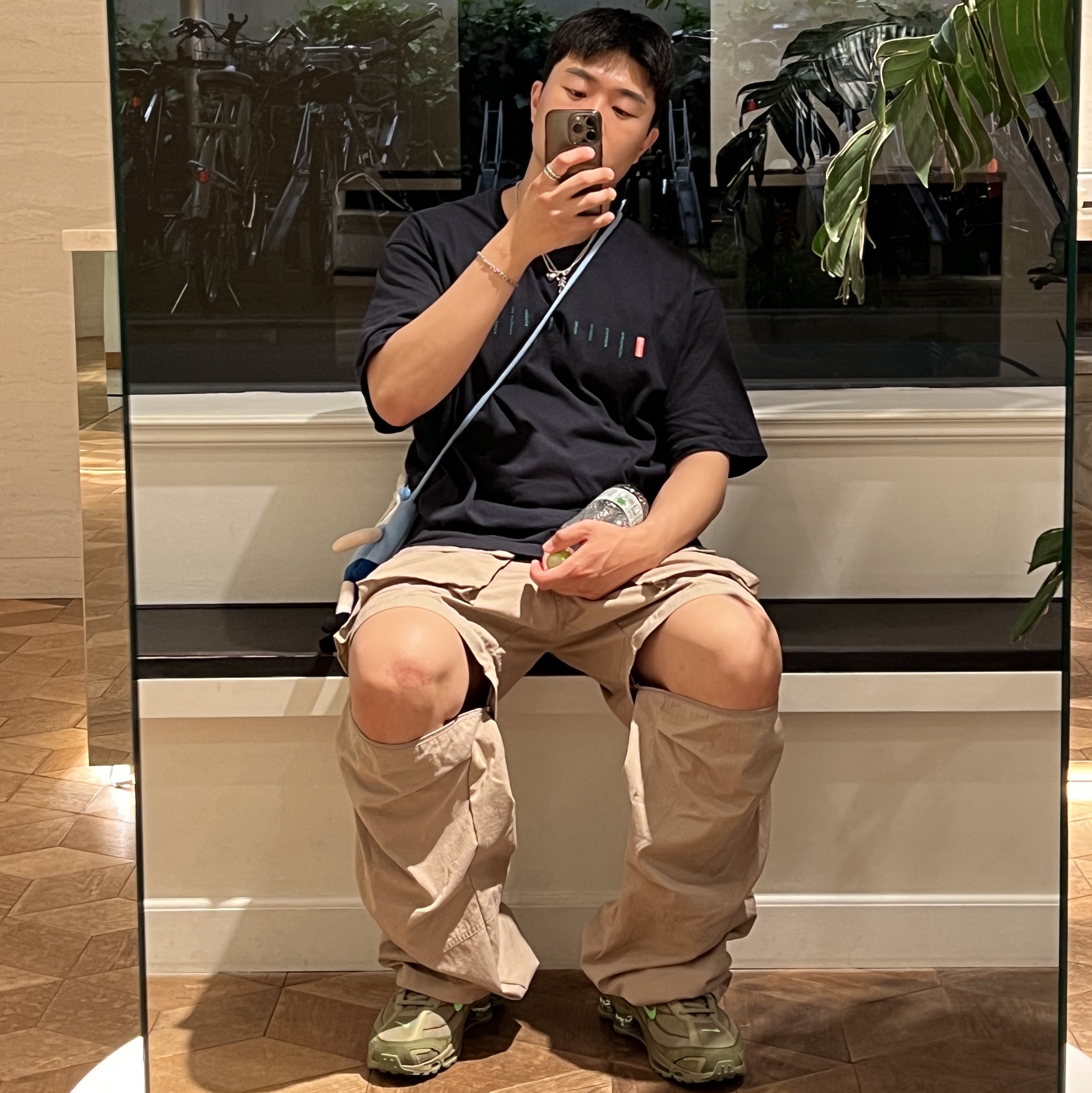 Supreme Location T-Shirt Navy - 23SS, Nike x Supreme Shox Ride 2 SP Neutral Olive 착용 스타일