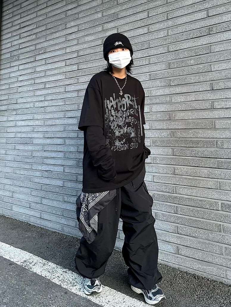 Asics Unlimited Gel-Kayano 14 Carrier Grey Black, Stussy Basic Cuff Beanie Black 착용 스타일 - 3