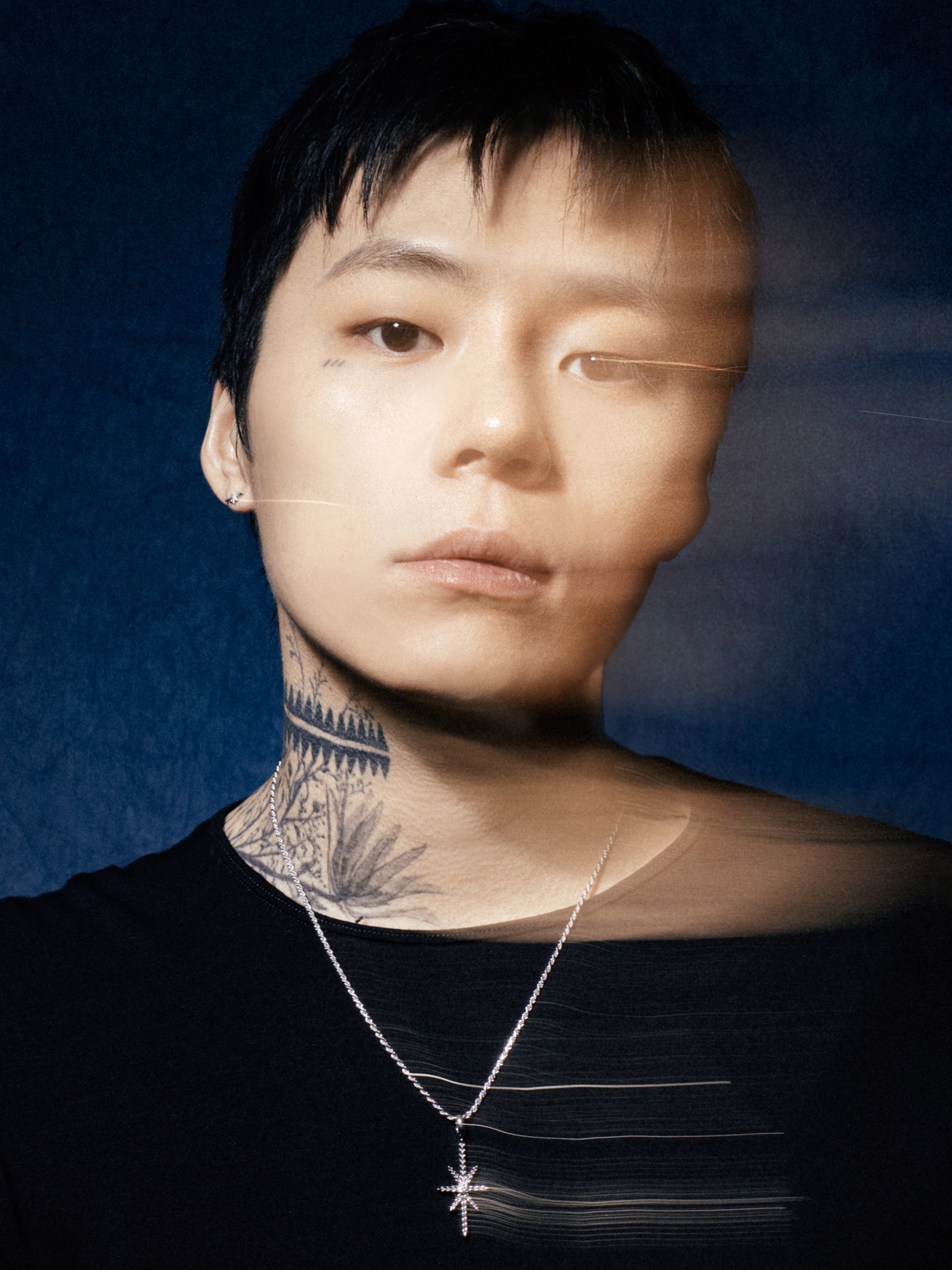 [KREAM 단독 / 프리오더] KID MIILI x DAVID AVLN Glacier Diamond Pendant 착용 스타일