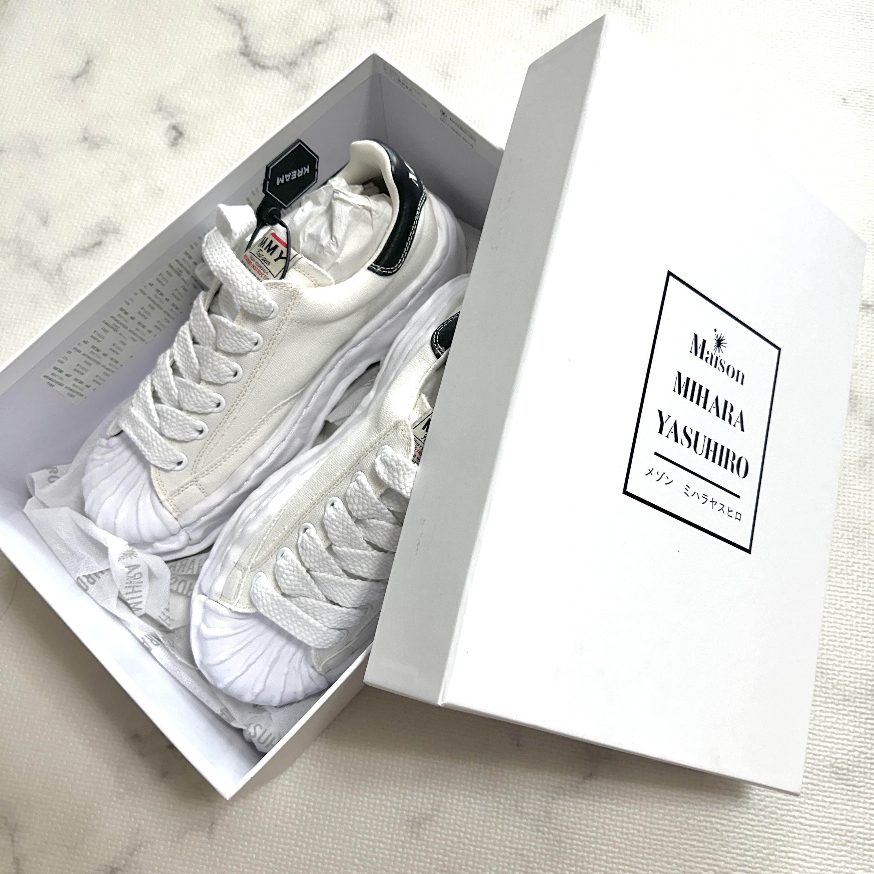 Maison Mihara Yasuhiro Blakey OG Sole Canvas Low-top Sneakers White 착용 스타일