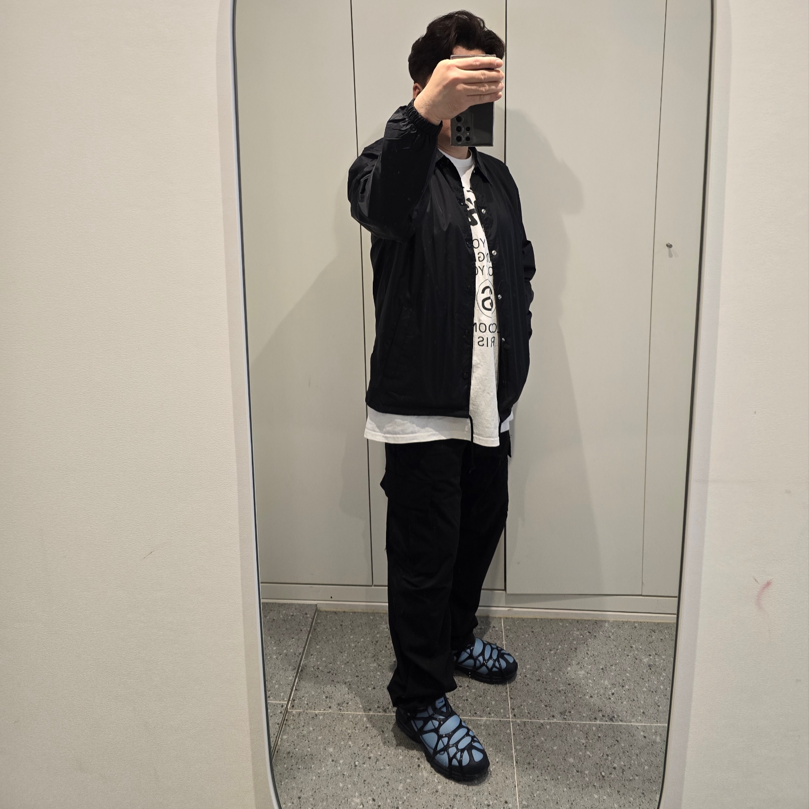 Nike Air Kukini Worn Blue Obsidian, Stussy World Tour T-Shirt White 2023 착용 스타일 - 2