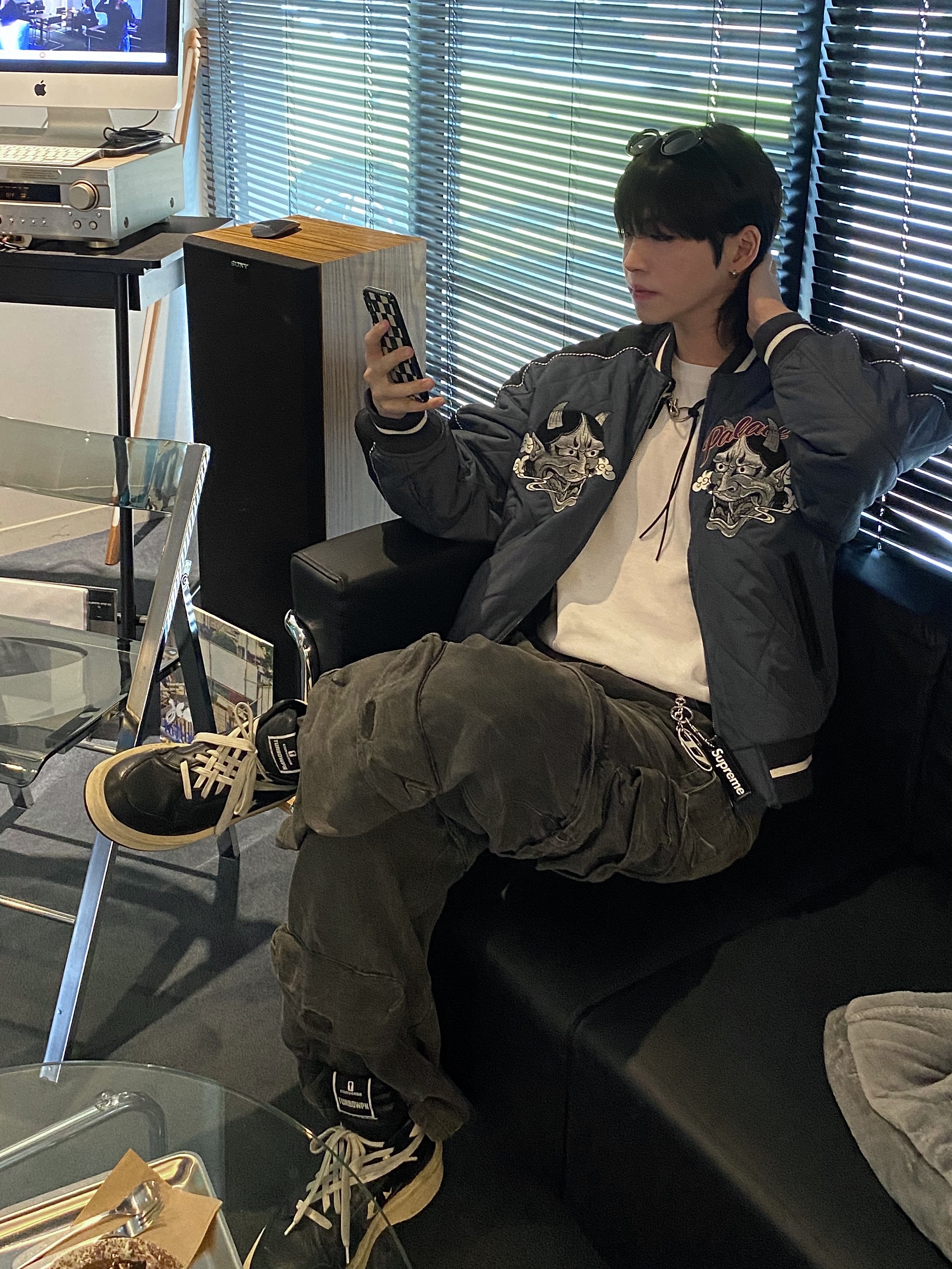 Converse x Drkshdw Turbowpn Black Cream, Diesel Holy B Logo Keyring Silver 착용 스타일 - 1