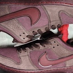 Nike SB Dunk Low PRM Burgundy Crush 착용 스타일