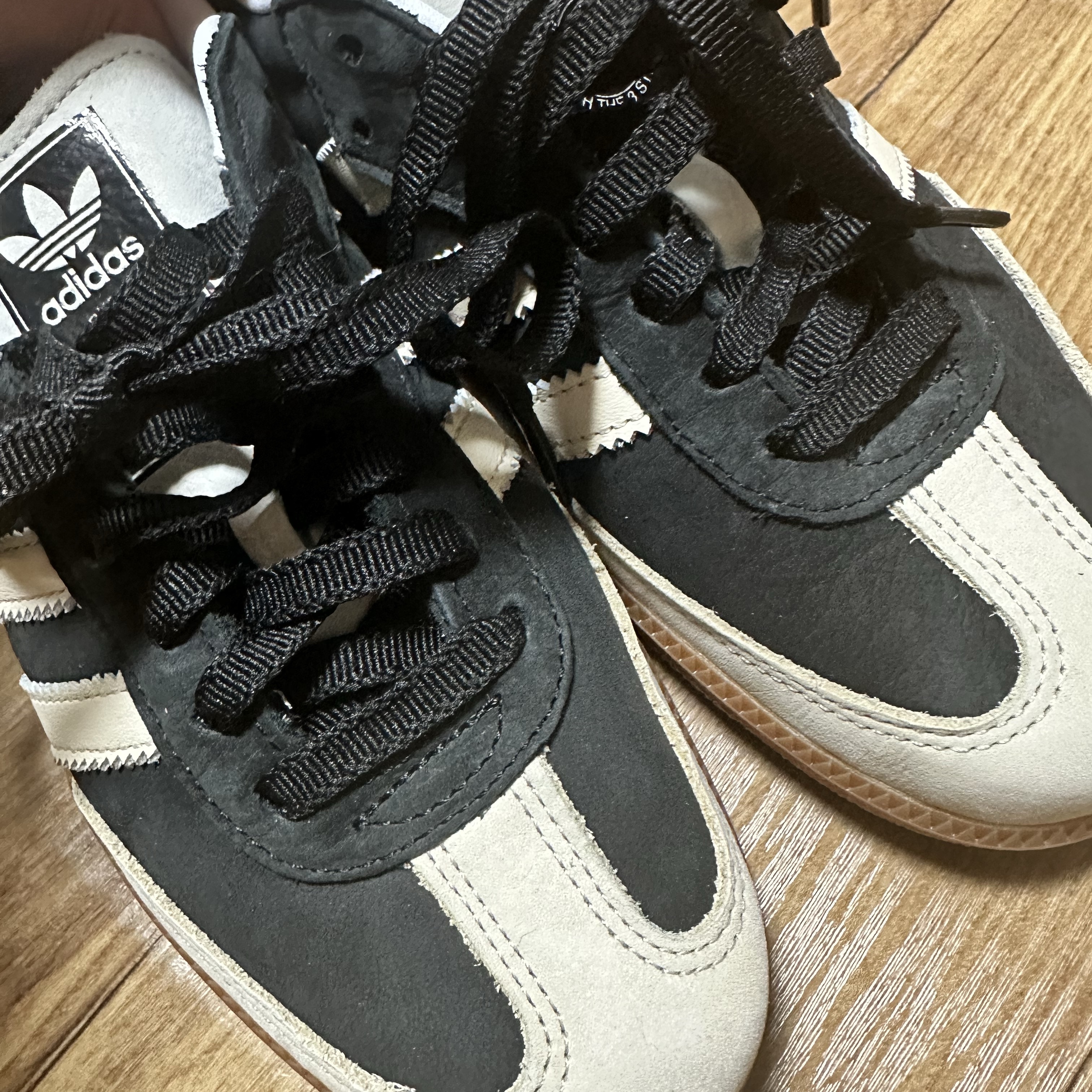 (W) Adidas Samba OG Core Black Wonder White 착용 스타일