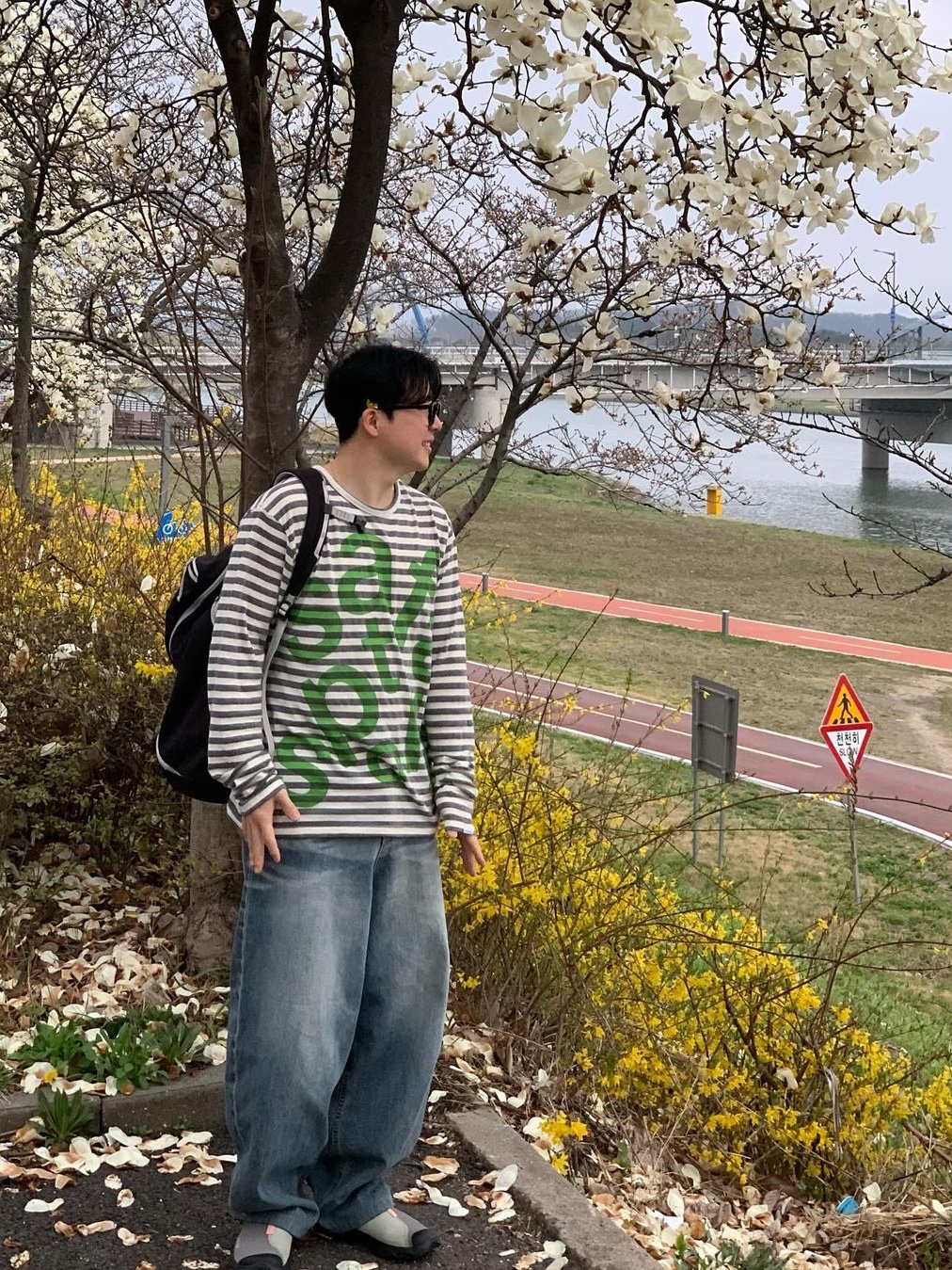 [KREAM 단독] Safarispot Ticketing Stripe Border Tee Gray 착용 스타일