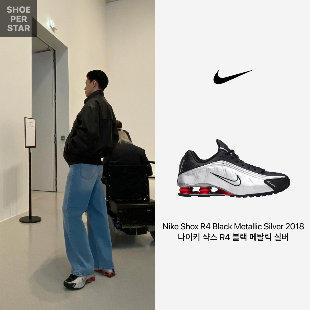 Nike Shox R4 Black and Metallic Silver 착용 스타일 - 1