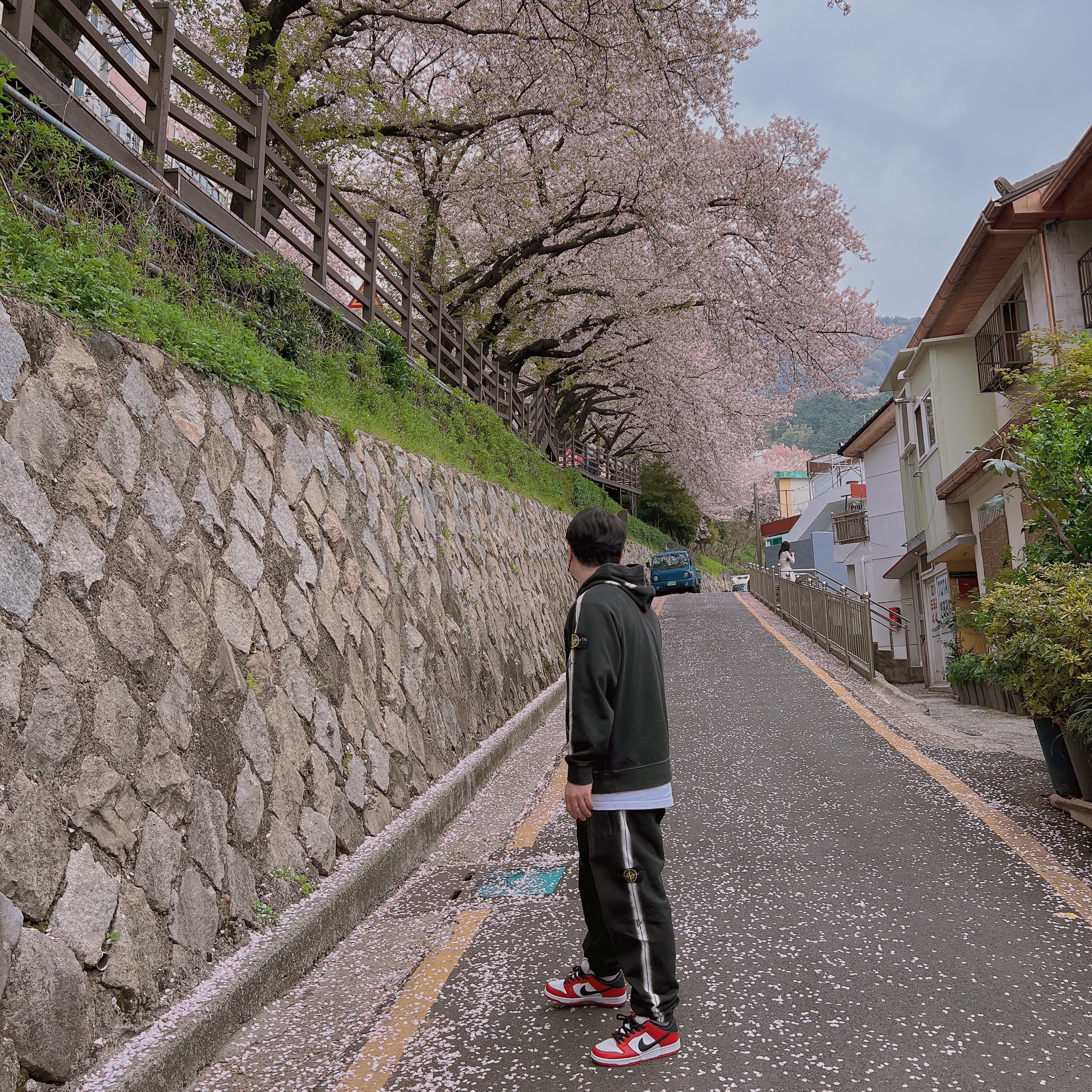 Supreme x Stone Island Stripe Sweatpants Black - 22SS, Supreme x Stone Island Stripe Hooded Sweatshirt Black - 22SS 착용 스타일