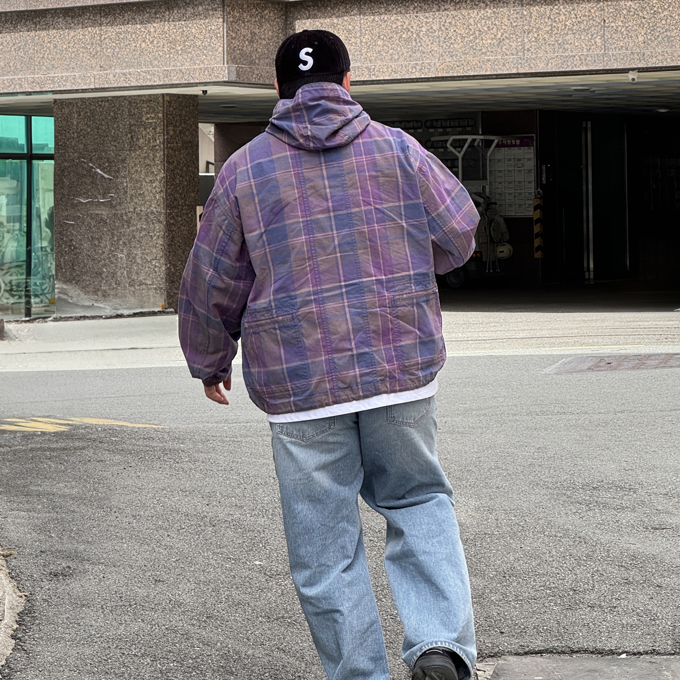 Supreme Cotton Utility Anorak Plaid - 24SS, Supreme Corduroy S Logo 6-Panel Black - 23FW 착용 스타일 - 5