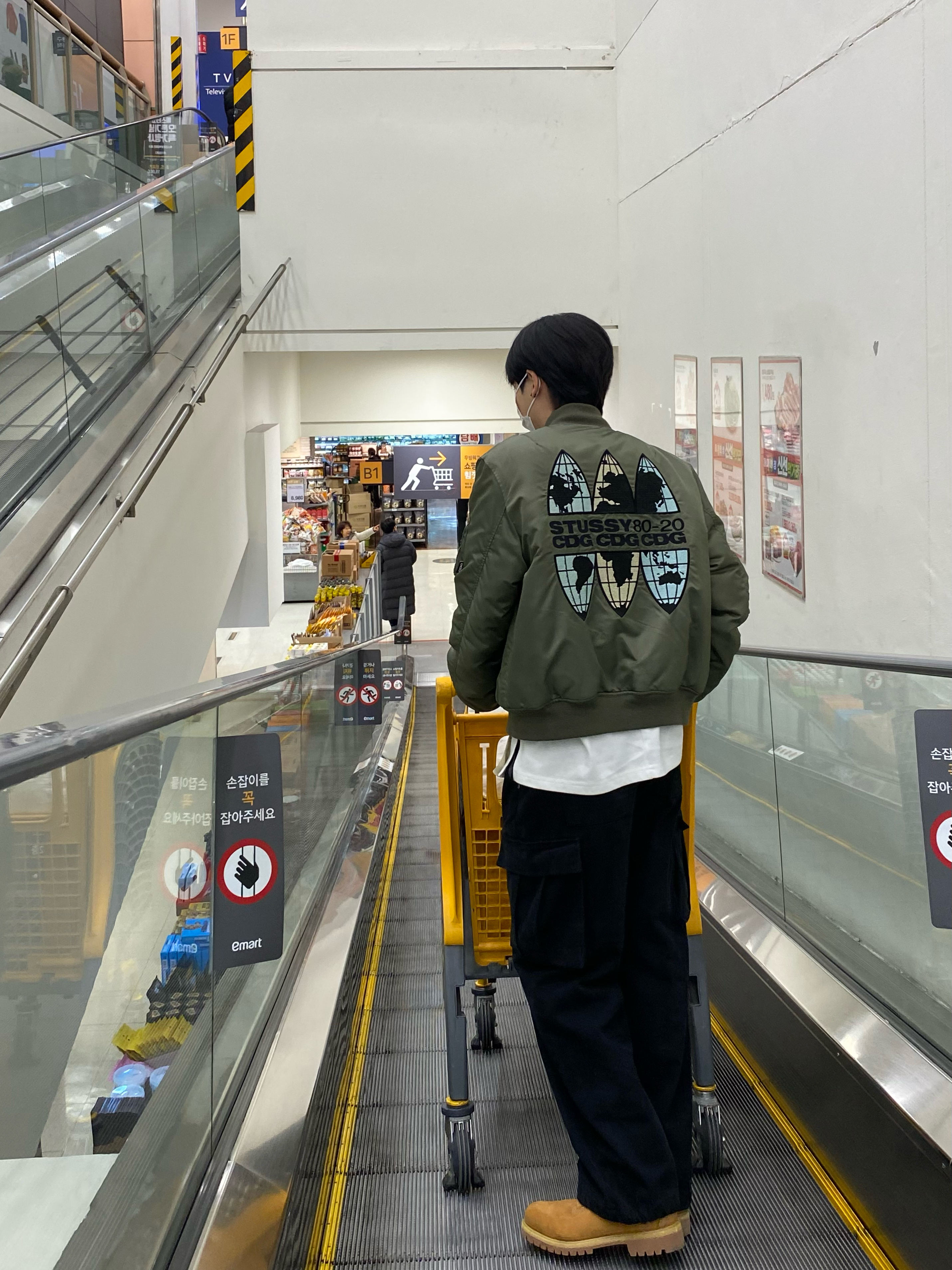 Timberland Premium 6 inch Waterproof Boot Wheat Nubuck - Wide, Stussy x CDG MA-1 Jacket Olive 착용 스타일 - 2