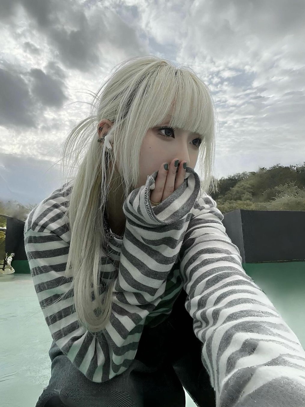 [KREAM 단독] Safarispot Ticketing Stripe Border Tee Gray 착용 스타일