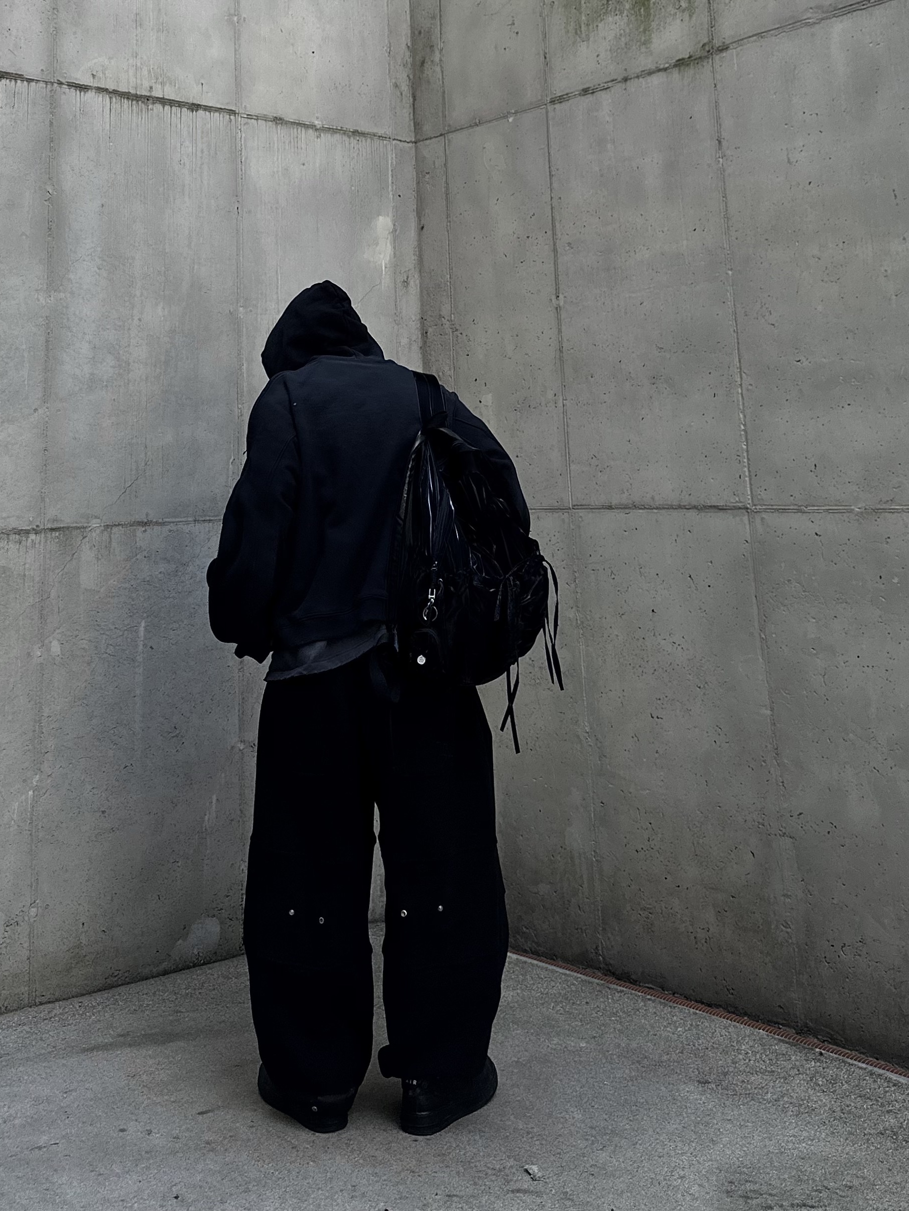 Nike x Comme des Garcons Homme Plus Air Force Mid Black 착용 스타일 - 1