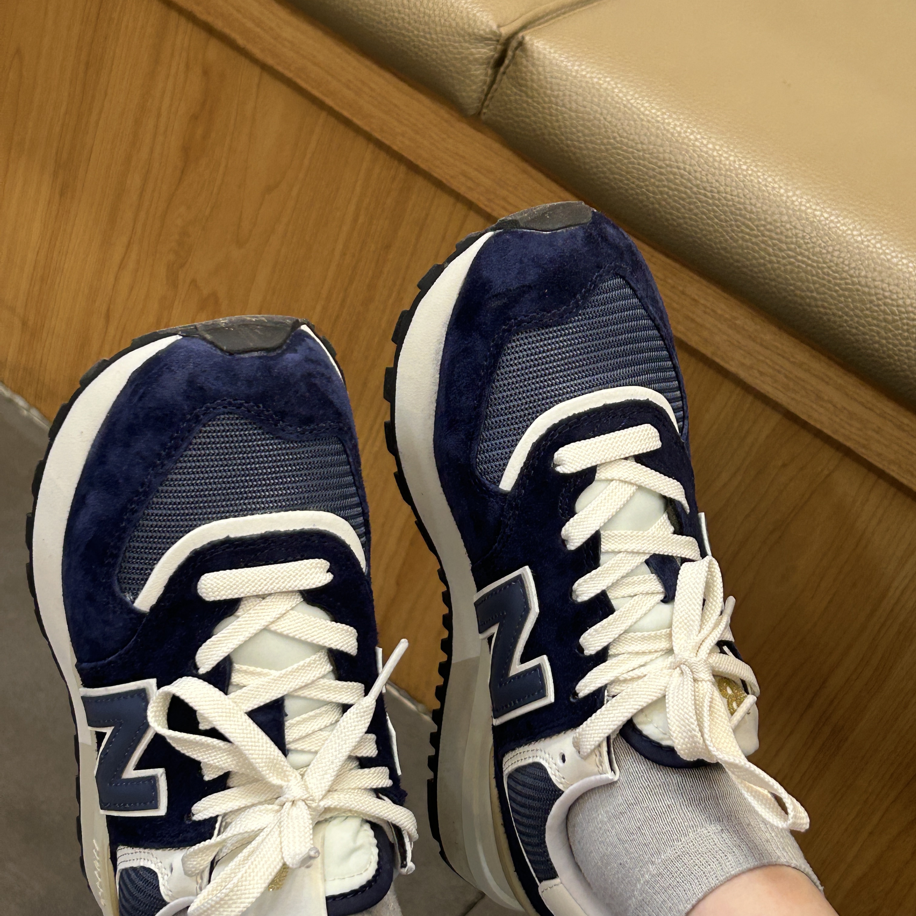 New Balance 574 Legacy Navy 착용 스타일