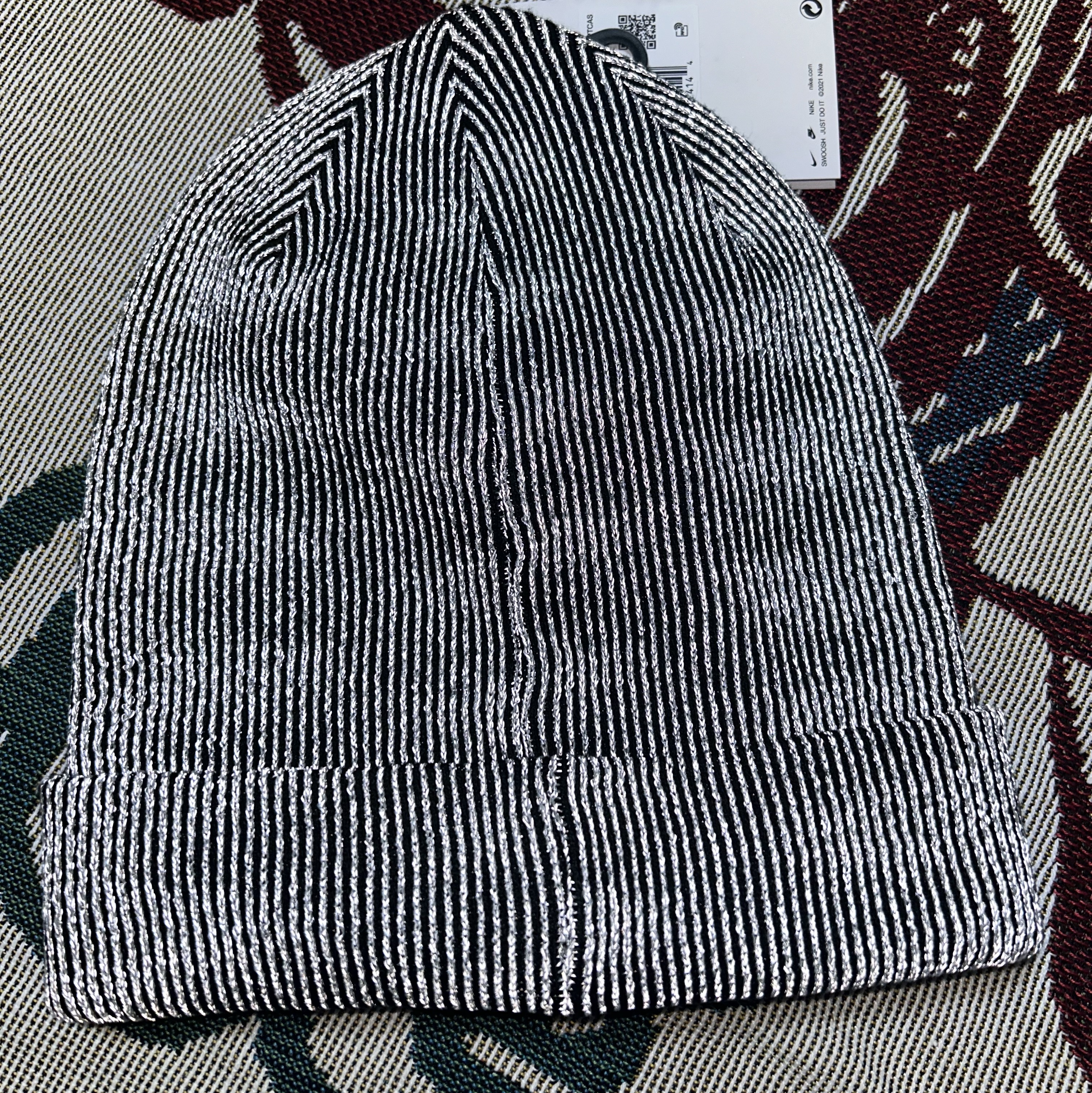 Nike ACG Beanie Black White 착용 스타일 - 4