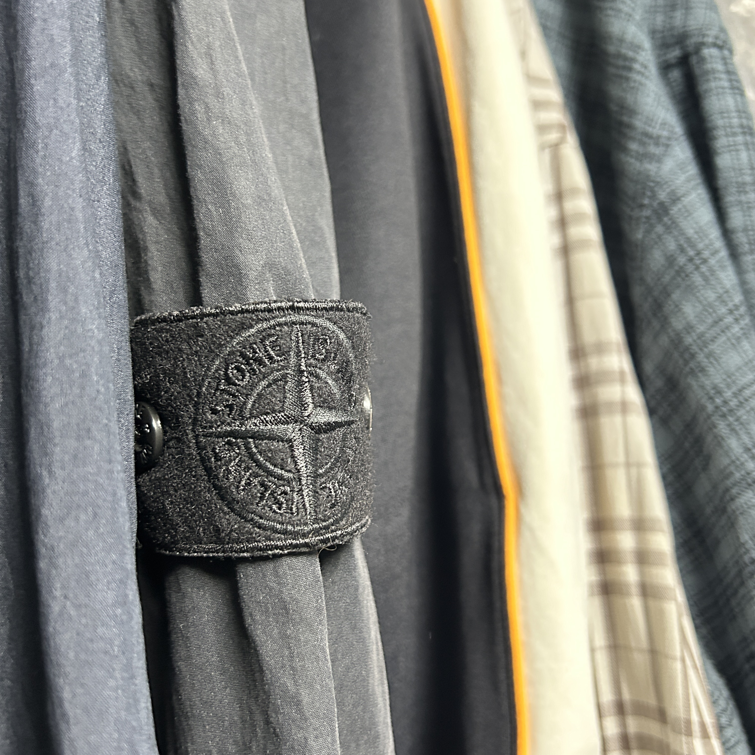 Stone Island 115F2 Ghost Piece Gabardine Doppio Overshirt Navy Blue - 23FW, Diesel S-Ralock Track Jacket with Sleeve Bands Black 착용 스타일