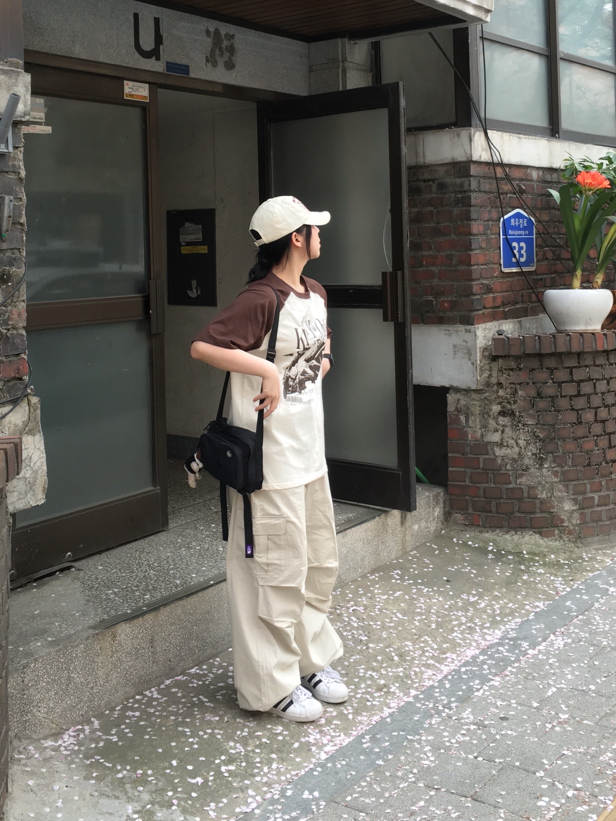 Teket Homework Pants Ivory, Adidas Superstar White Black 착용 스타일 - 3