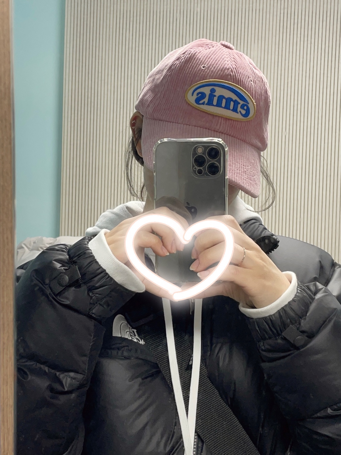 The North Face 1996 Eco Nuptse Jacket Black, [KREAM 단독] Safarispot Women 1/2 Basic Safari Hoodie White 착용 스타일