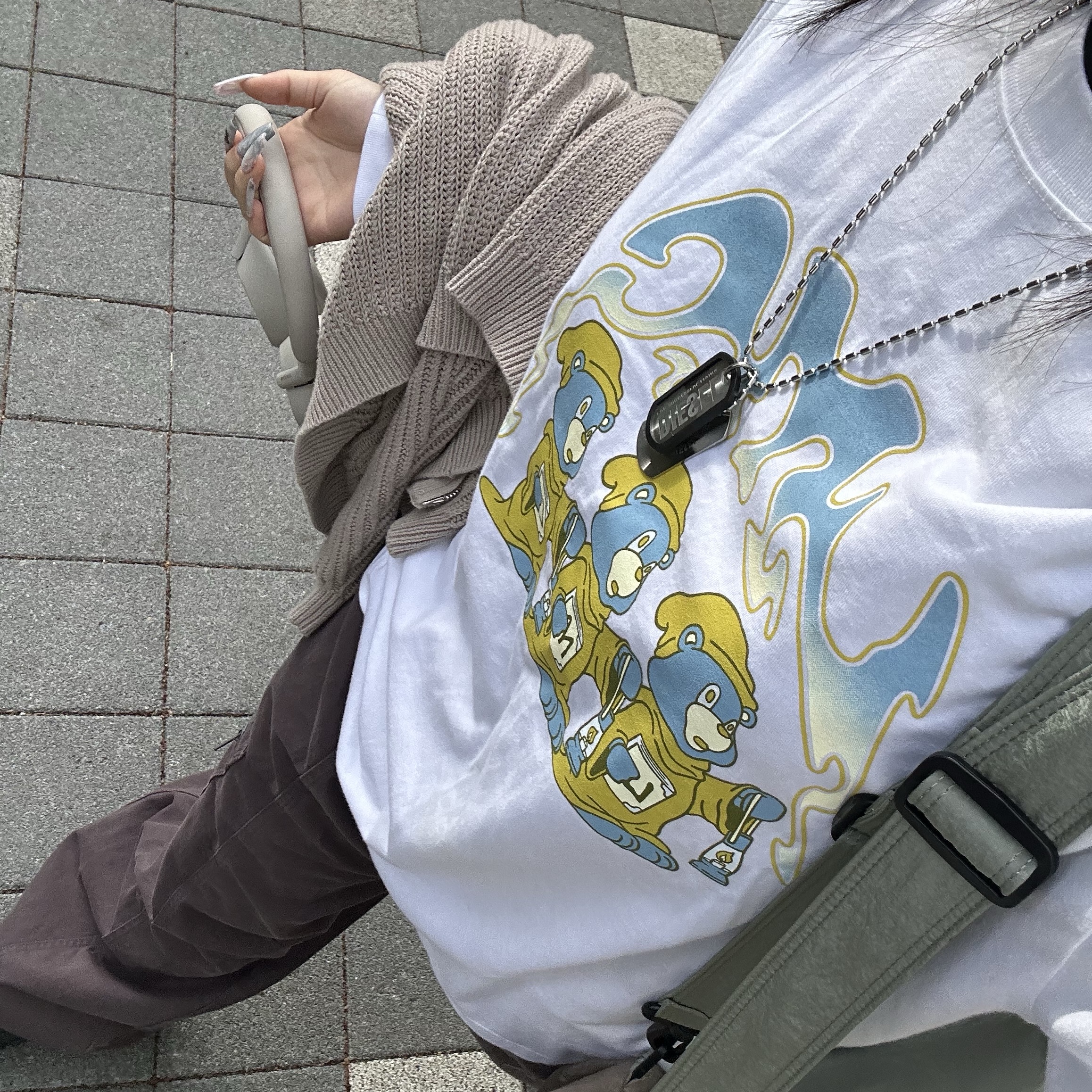 (W) Nike Air Force 1 '07 Low Triple Black, Maison Margiela Glam Slam Leather Shoulder Bag Black 착용 스타일 - 3