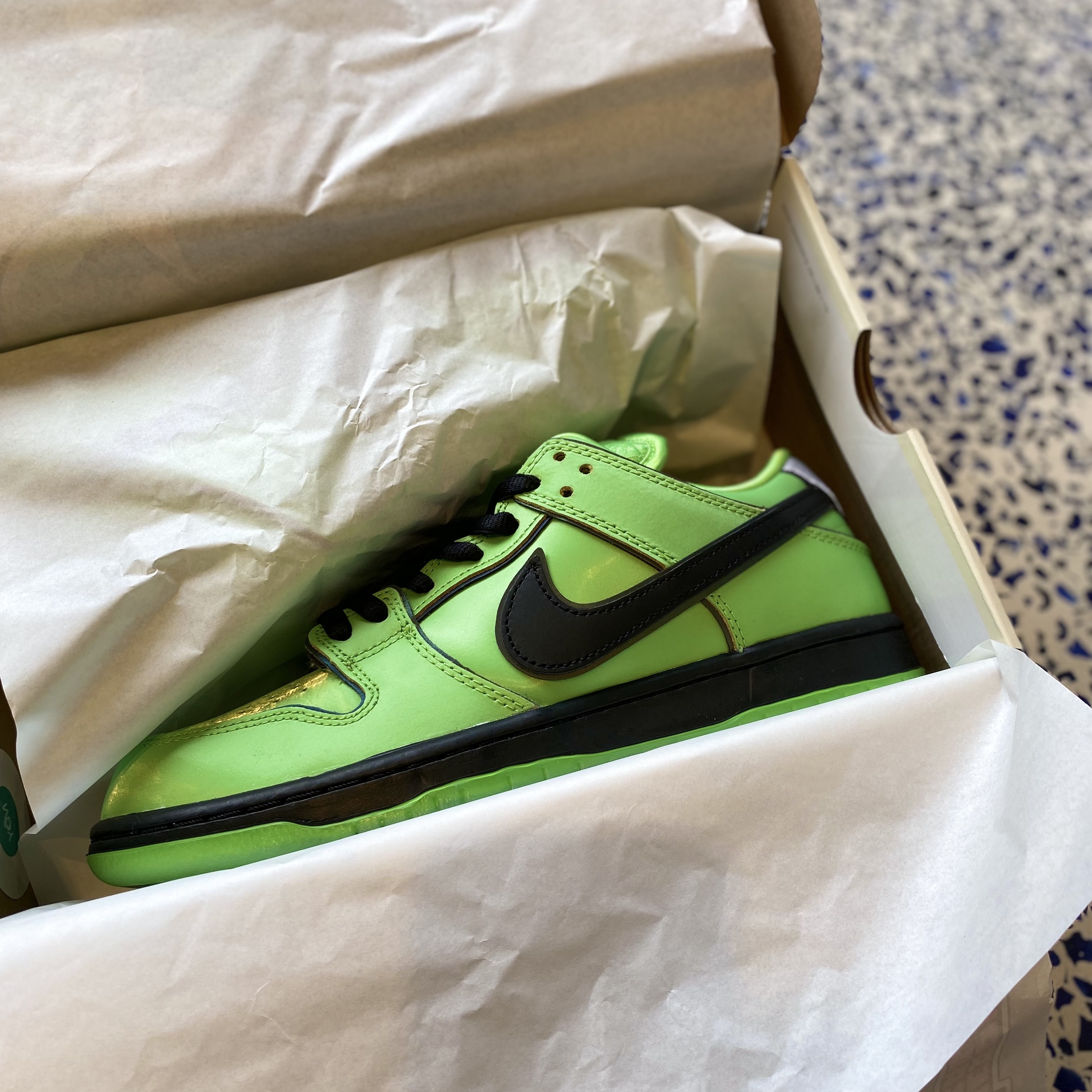 Nike x The Powerpuff Girls SB Dunk Low Pro QS Buttercup 착용 스타일 - 3
