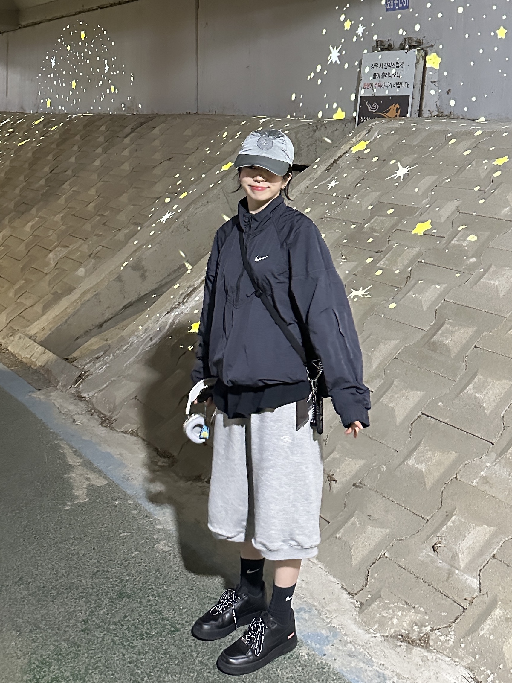 Nike x Stussy Windrunner Jacket Off Noir, Stone Island 99576 Nylon Metal 6-Panel Cap Aqua - 22FW 착용 스타일 - 2