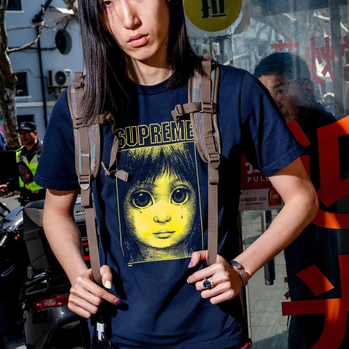 Supreme x Margaret Keane Teardrop T-Shirt Navy - 24SS 착용 스타일