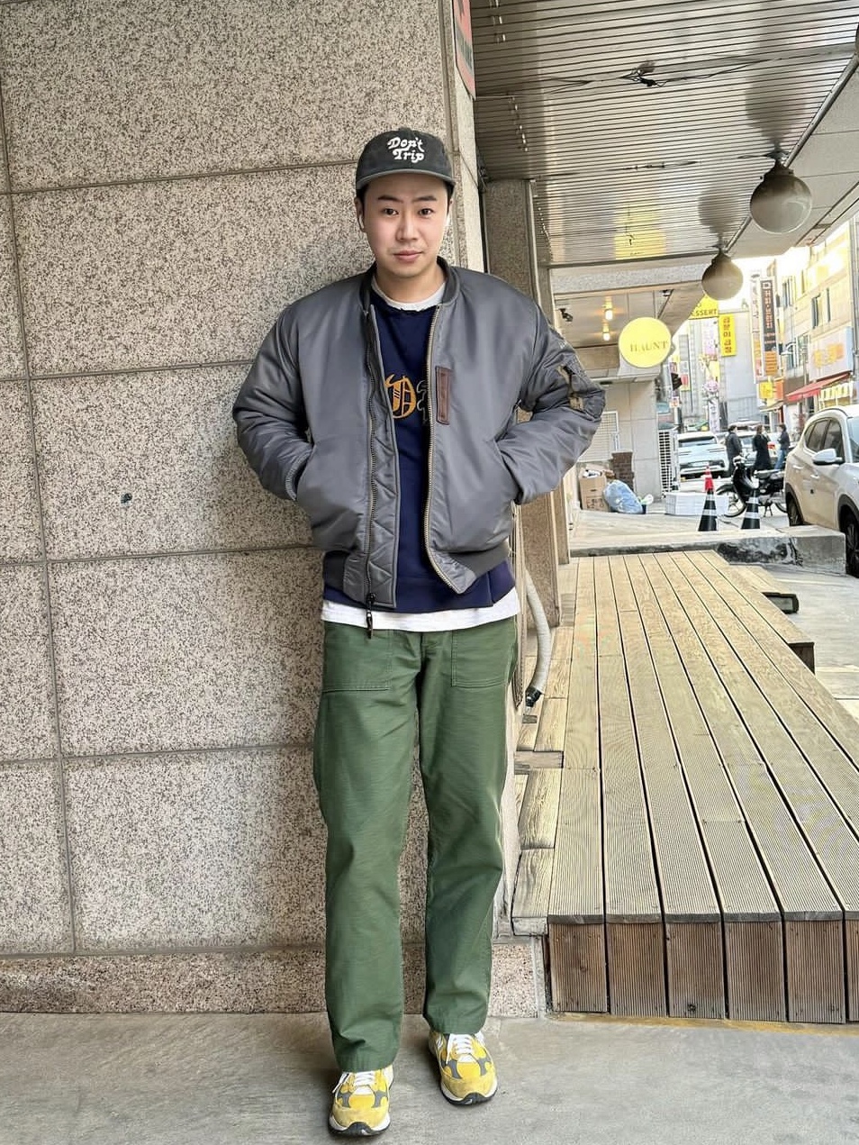 Free & Easy Don't Trip Strapback Hat Charcoal 착용 스타일 - 2