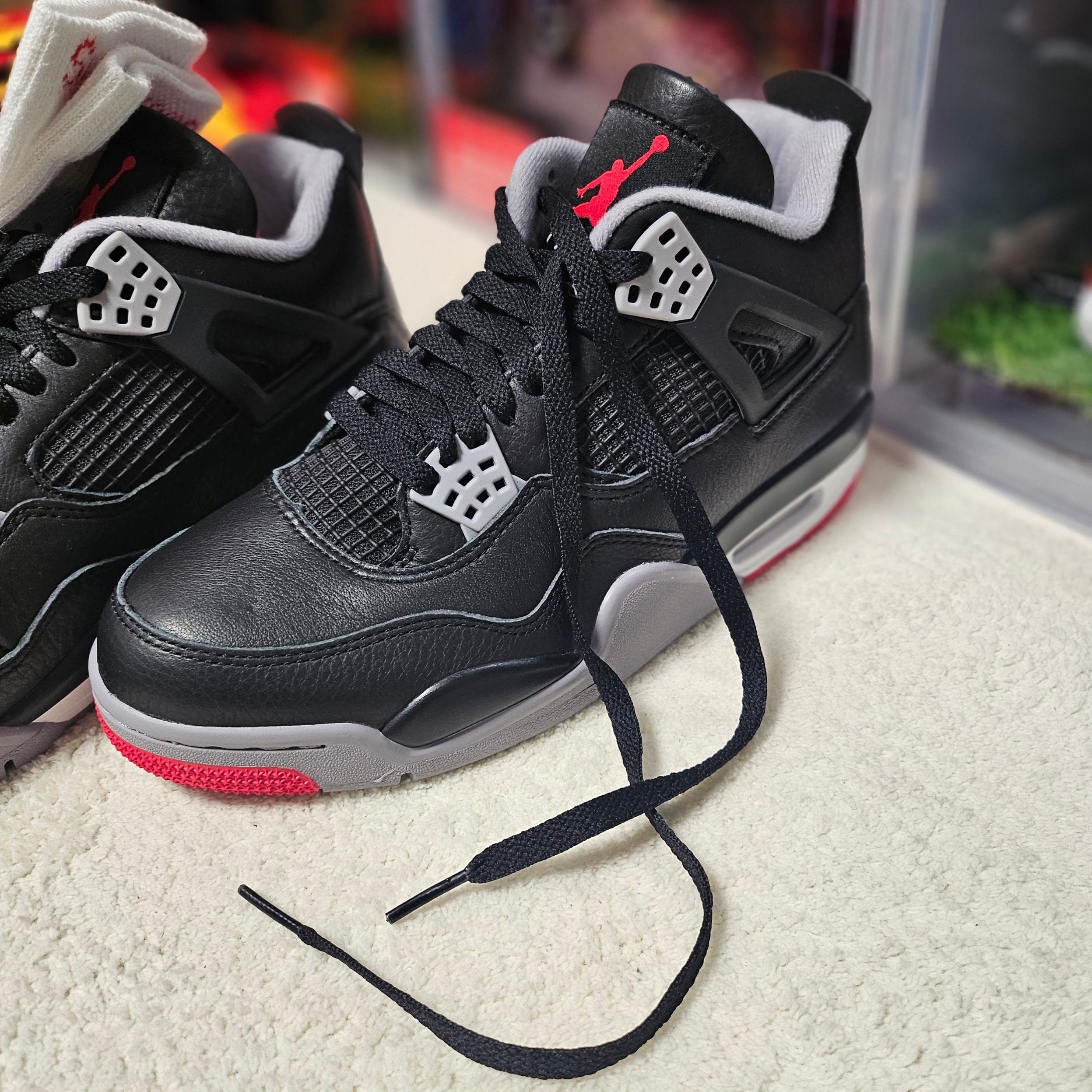 Jordan 4 Retro Bred Reimagined, Jordan 4 Retro Red Cement 착용 스타일 - 1