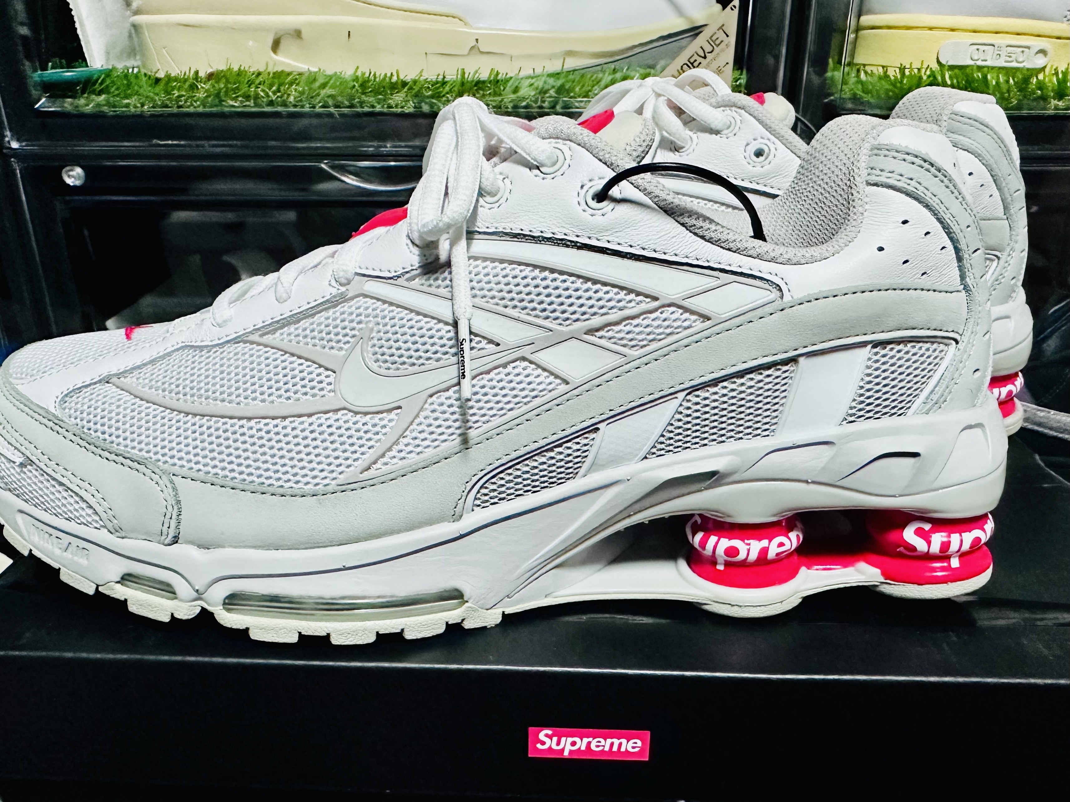 Nike x Supreme Shox Ride 2 SP White 착용 스타일 - 2