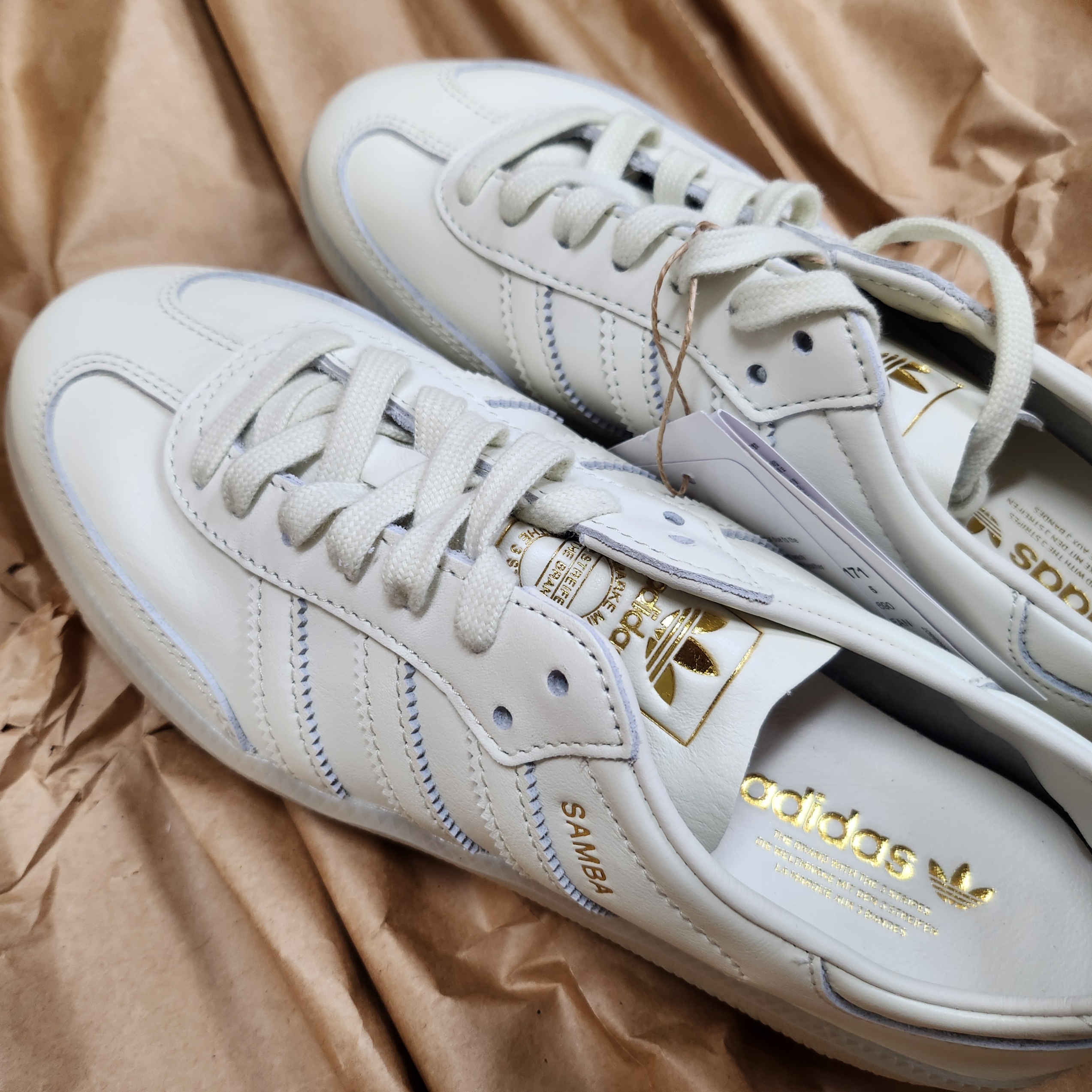 Adidas Samba Decon Ivory Gold Metallic 착용 스타일 - 2