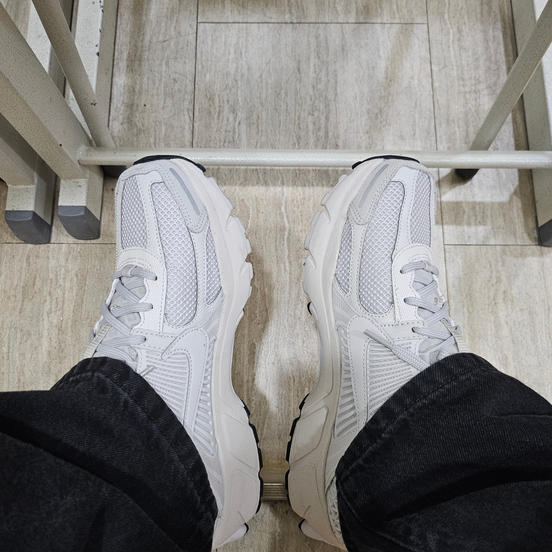 Nike Zoom Vomero 5 SP Vast Grey 2023 착용 스타일