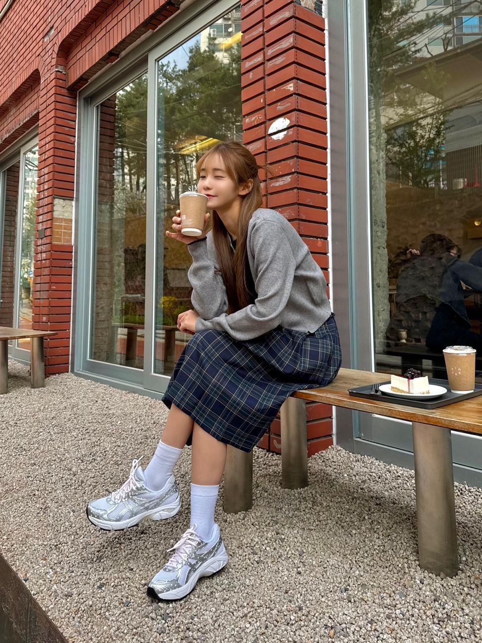 Asics x Papergirl Paris x Beams GT-2160 White Silver 착용 스타일 - 2