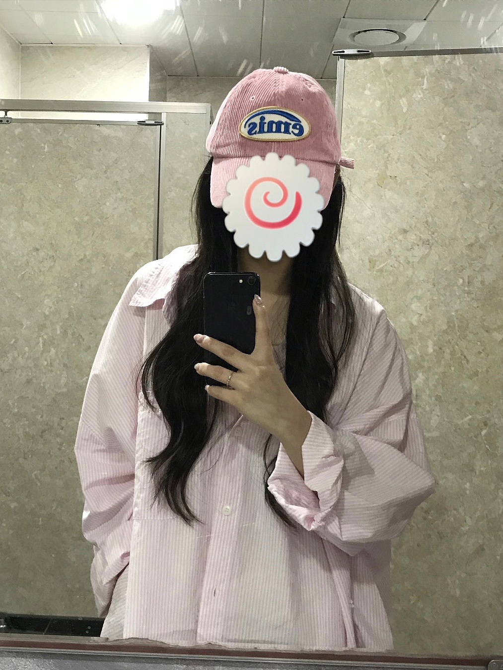 Emis Corduroy Wappen Ball Cap Pink 착용 스타일