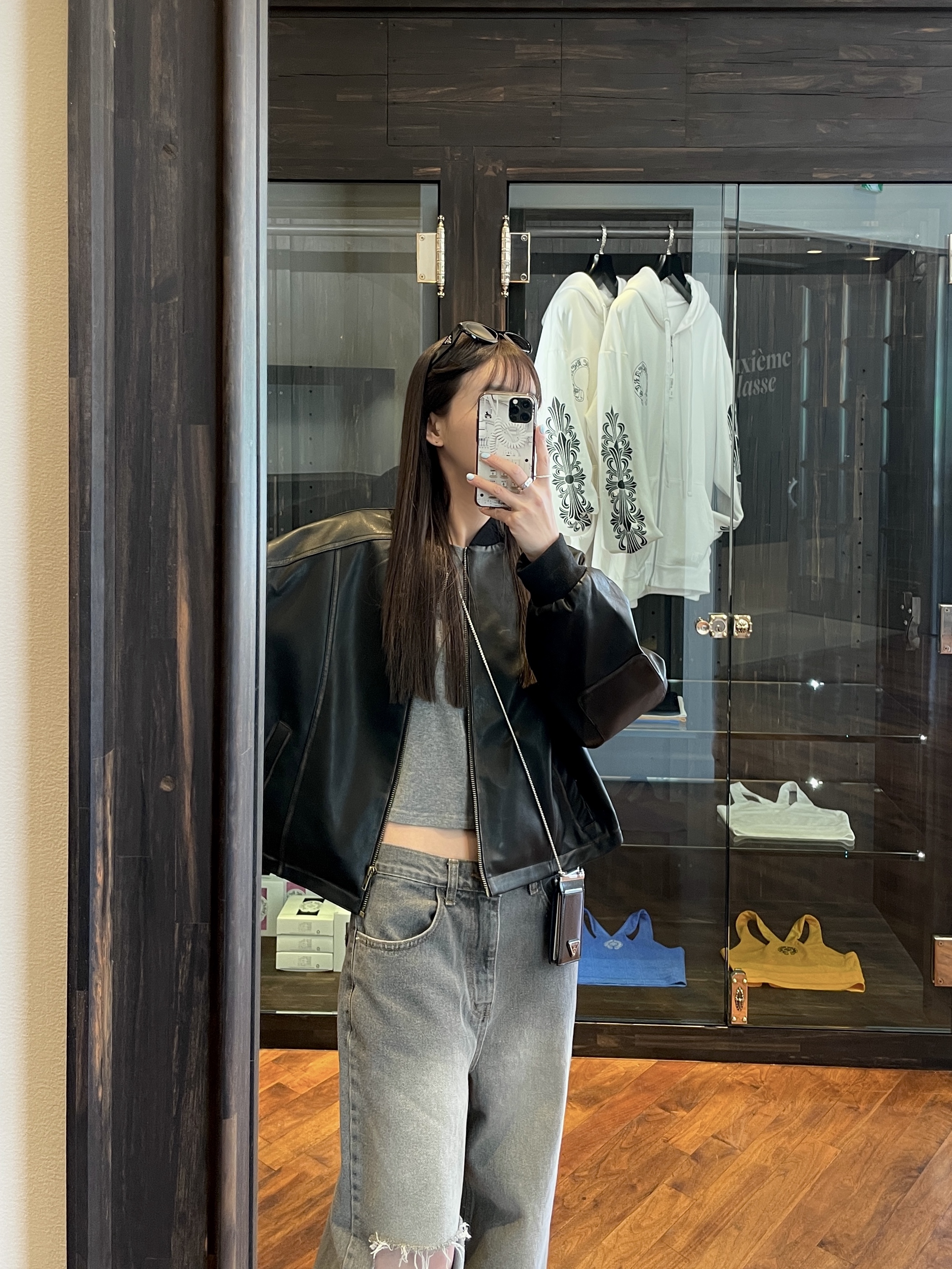 Prada Symbole Sunglasses Slate Gray Lenses Alternative fit, Nike x Martine Rose Shox MR4 Black 착용 스타일 - 3