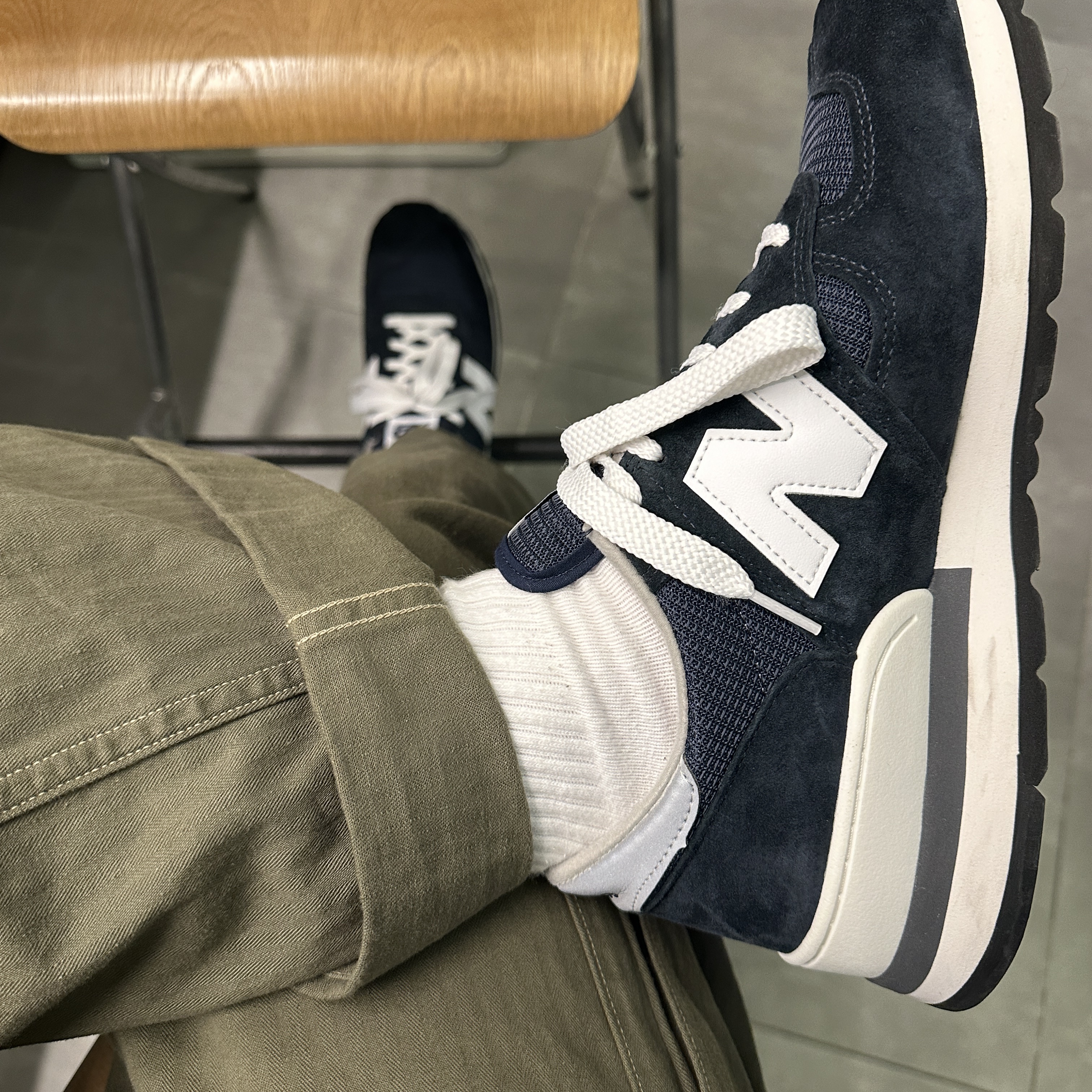 New Balance 990v1 Made in USA Navy 착용 스타일 - 1