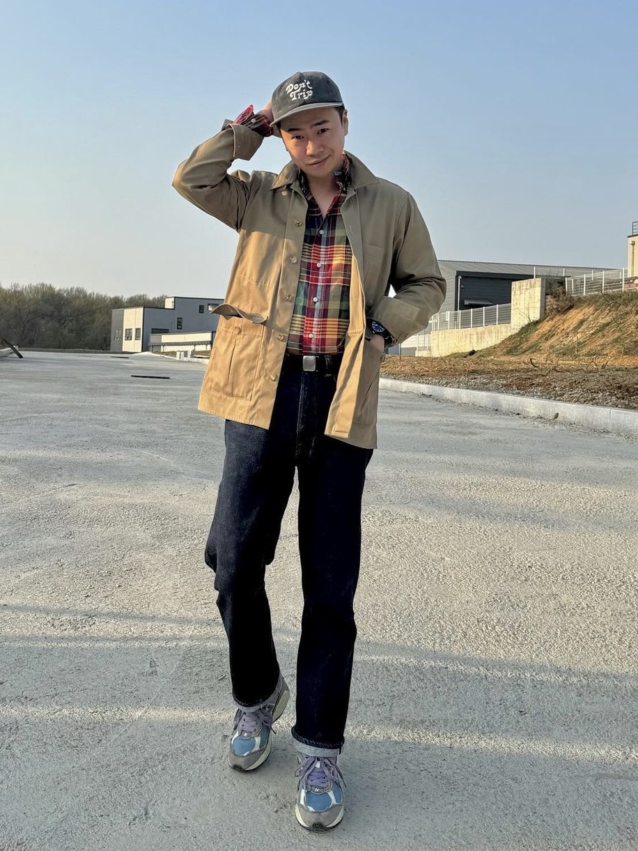 Free & Easy Don't Trip Strapback Hat Charcoal, New Balance 2002R Protection Pack Mirage Grey 착용 스타일 - 2